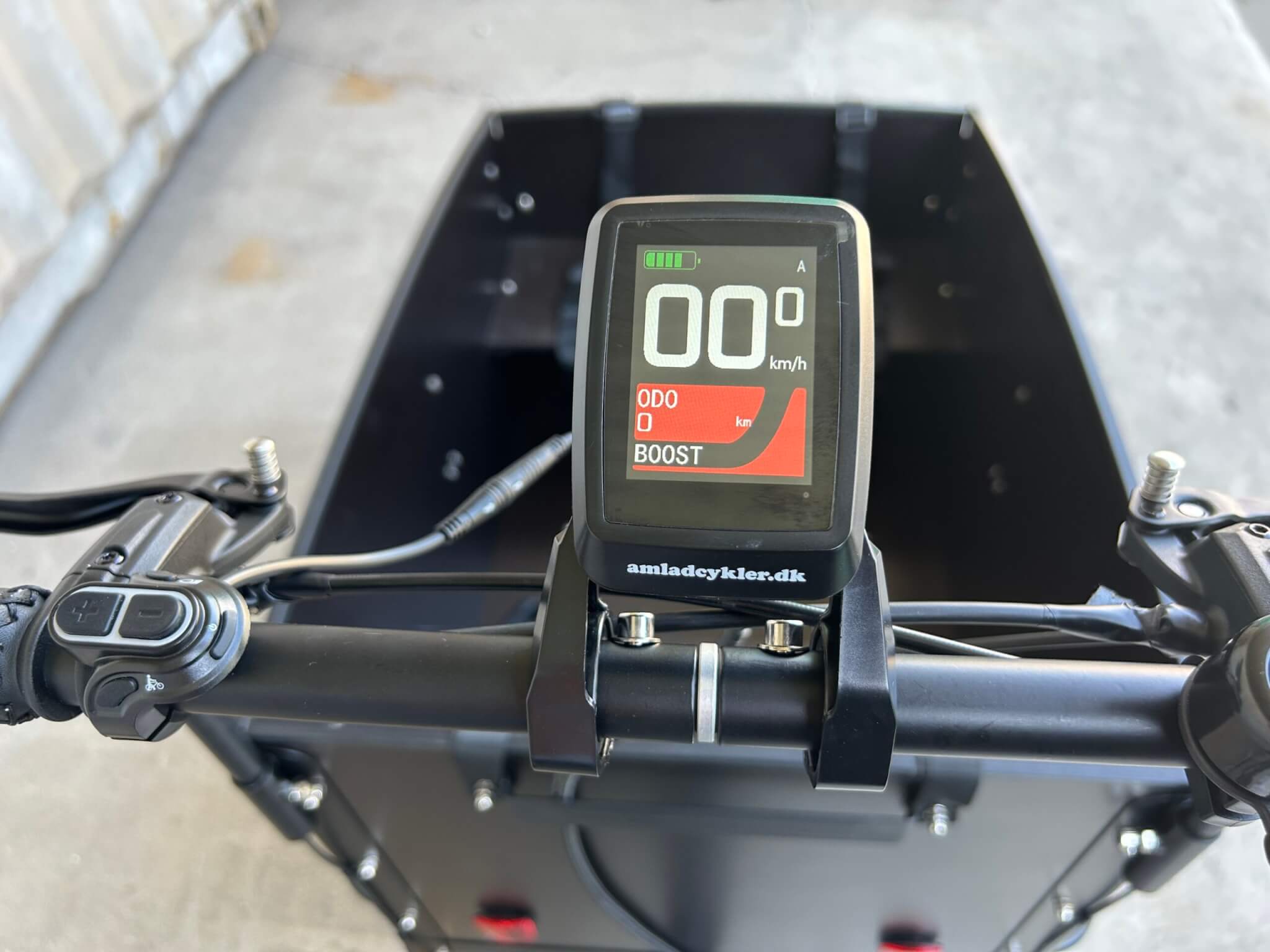 Ebike Transportfahrrad Ultimate Curve Mittelmotor, Elektro Lastenfahrrad große Transportkiste für 4 Kinder inkl. Regenschutz