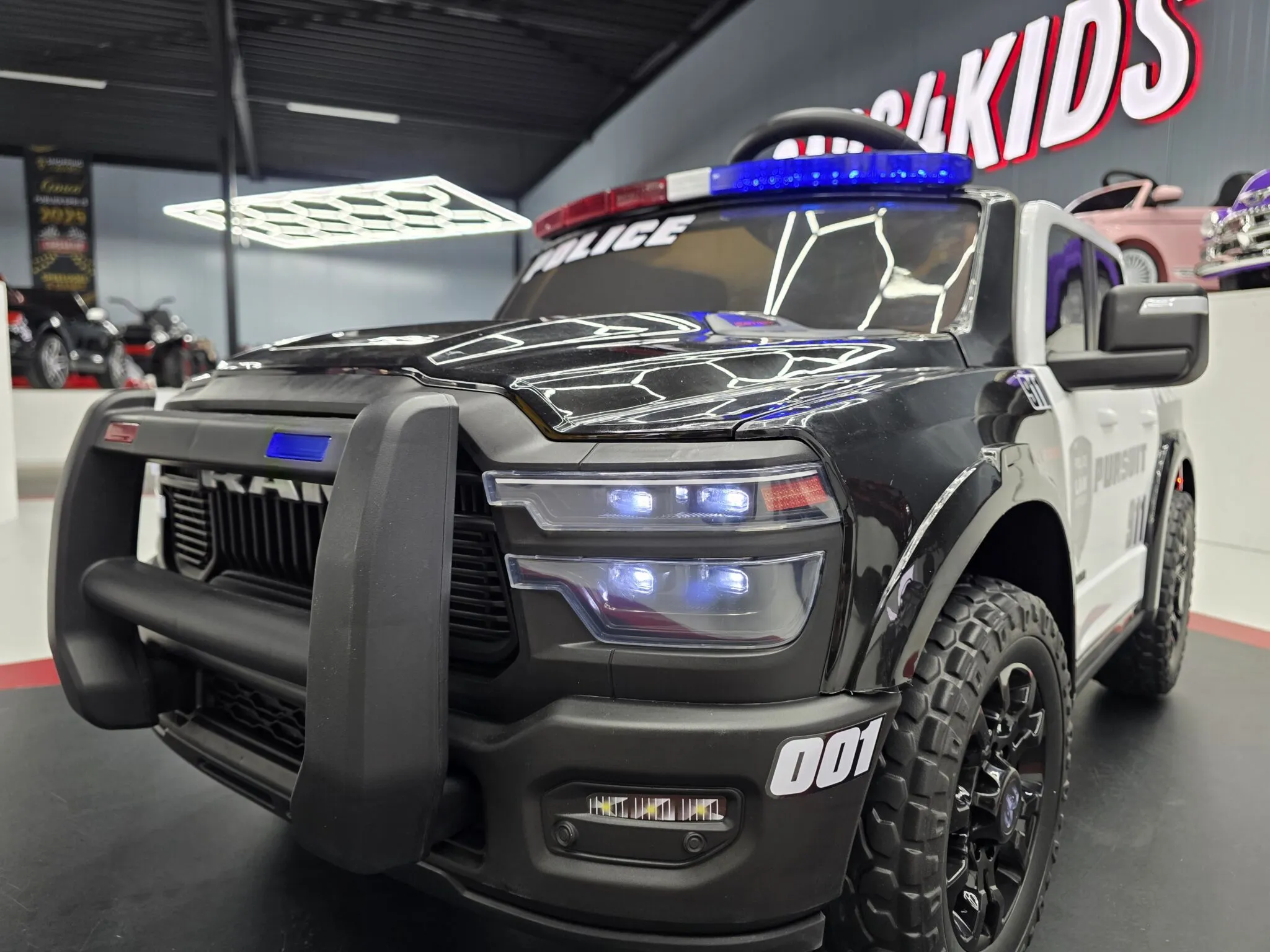 Kinder Elektrofahrzeug Dodge RAM Polizei 911, Polizei-Kinderauto 2 Sitzer mit 2x45 Watt