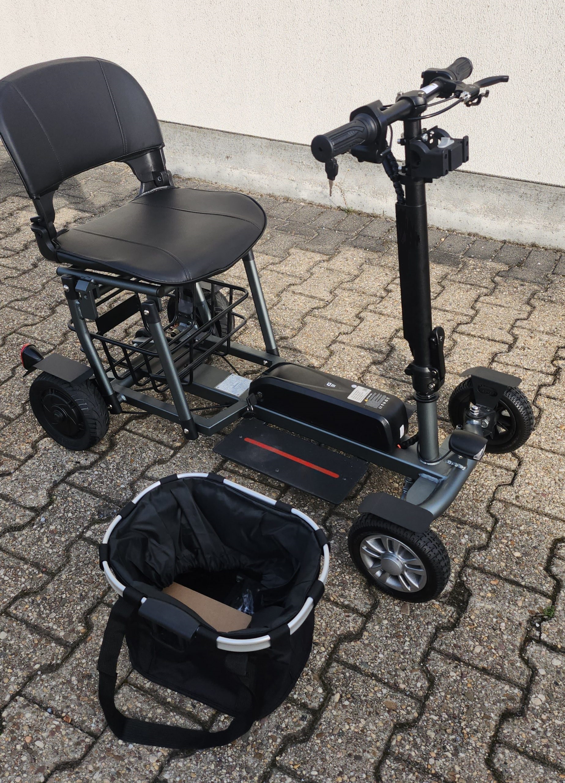 klappbares 4 Rad Seniorenmobil KAYLA 4, 15 km/h - Reisemobil  Mobilitätshilfe, Vierrad-Scooter nur 15 kg