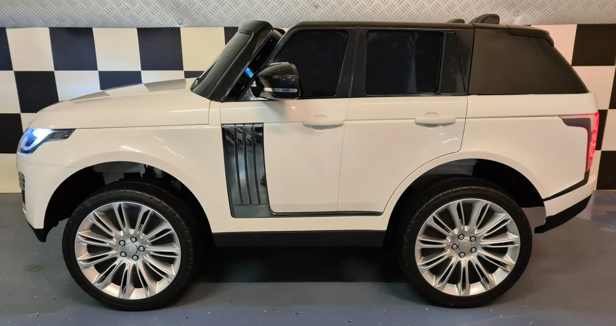 Elektro Kinderauto 2-Sitzer Range Rover 4x4 lizenziert - Elektrokinderfahrzeug