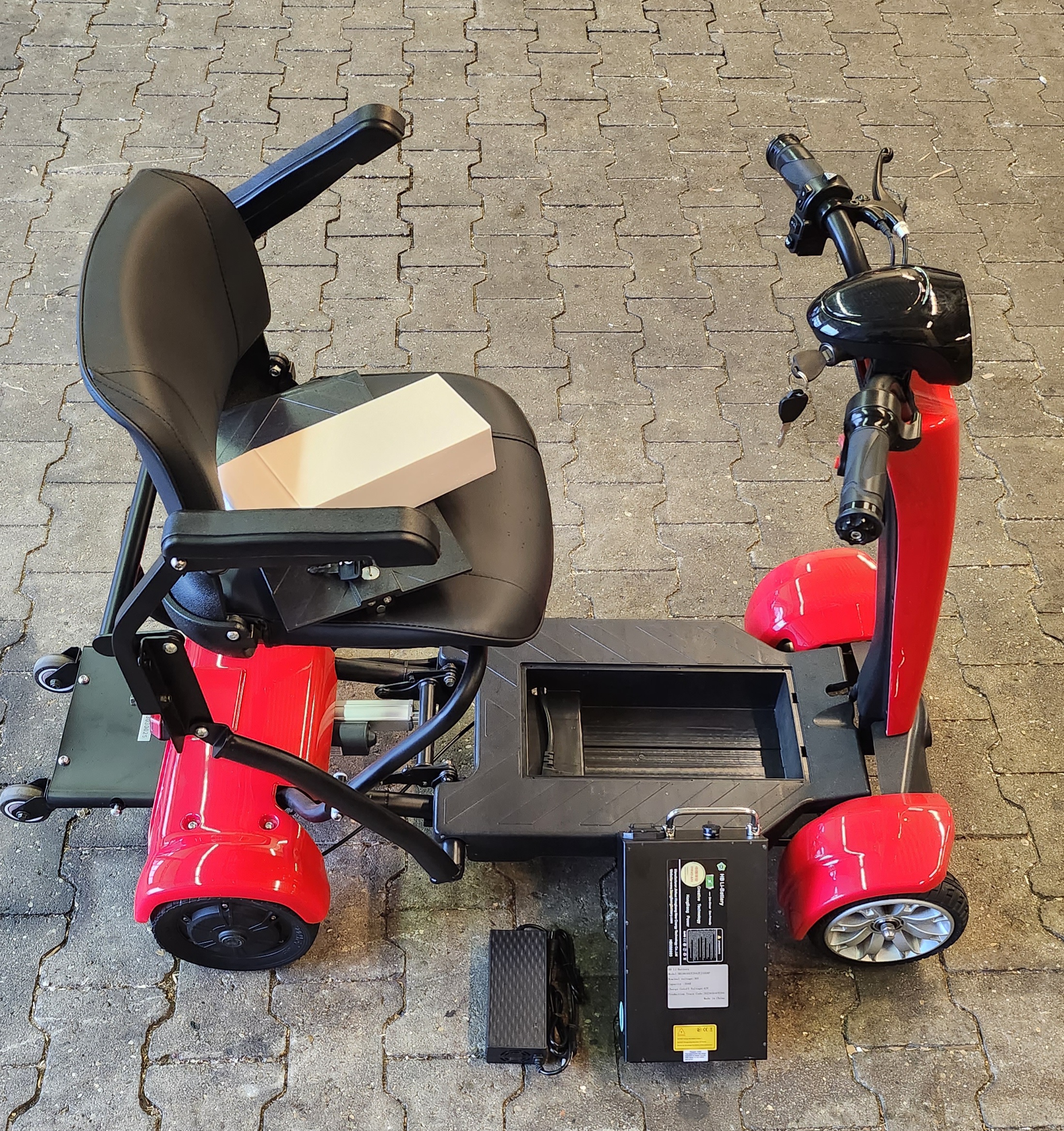 Selbstfaltbares 4 Rad Seniorenmobil Lisa 4, Mobilitätshilfe, Dreirad-Scooter bis 15 km/h, Reisemobil automatisch faltbar