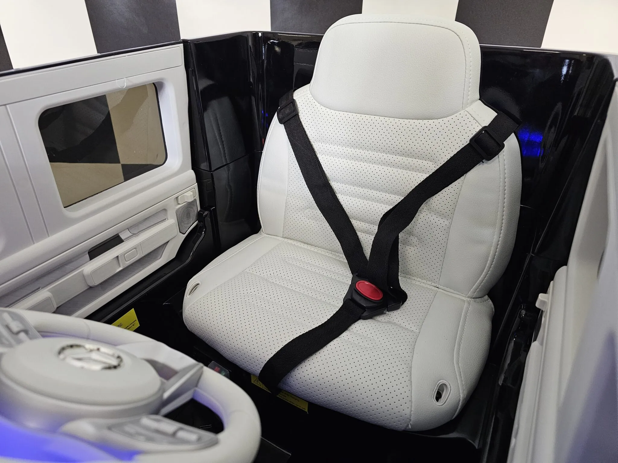 Elektro Kinderfahrzeug - Elektro Auto Mercedes EQG AMG - Allrad 4 Motoren, Elektroauto für Kinder