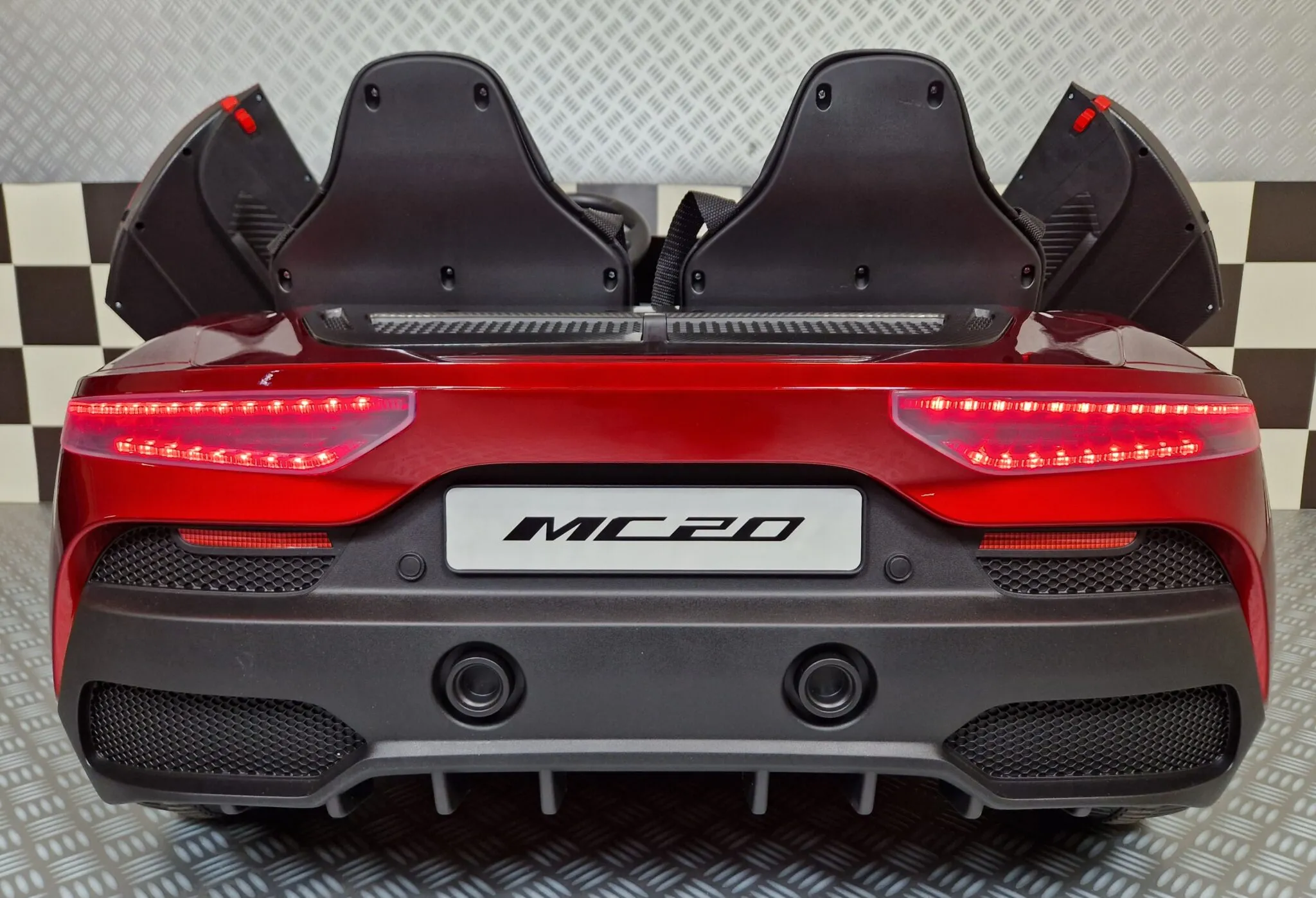Elektrofahrzeug für Kinder - Kinderfahrzeug Maserati Flügeltüren, Elektroauto Kinderauto, lizenzierter 2-Sitzer, 4x80 Watt