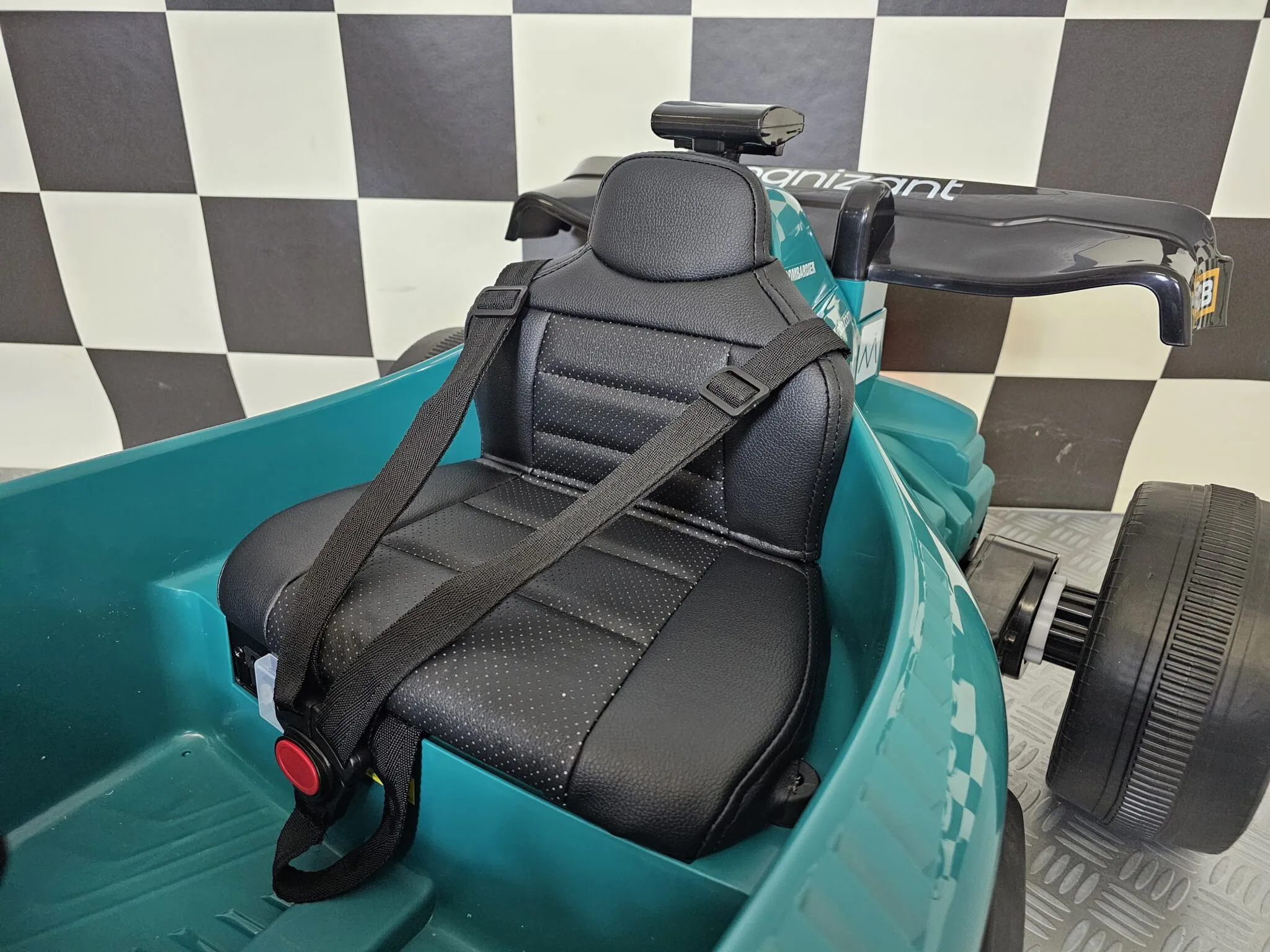 Elektrokinderfahrzeug Aston Martin, Formel 1 Elektro Kinderrennauto mit Allrad, 130 Watt