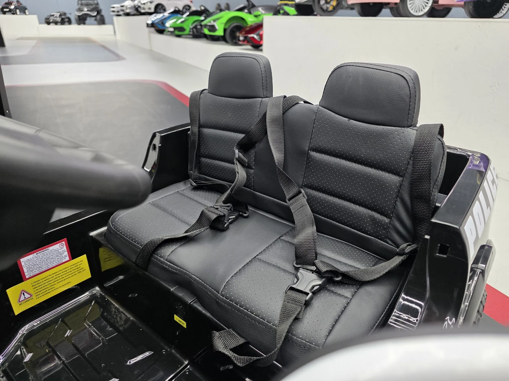 Kinder Elektrofahrzeug Dodge RAM Polizei 911, Polizei-Kinderauto 2 Sitzer mit 2x45 Watt