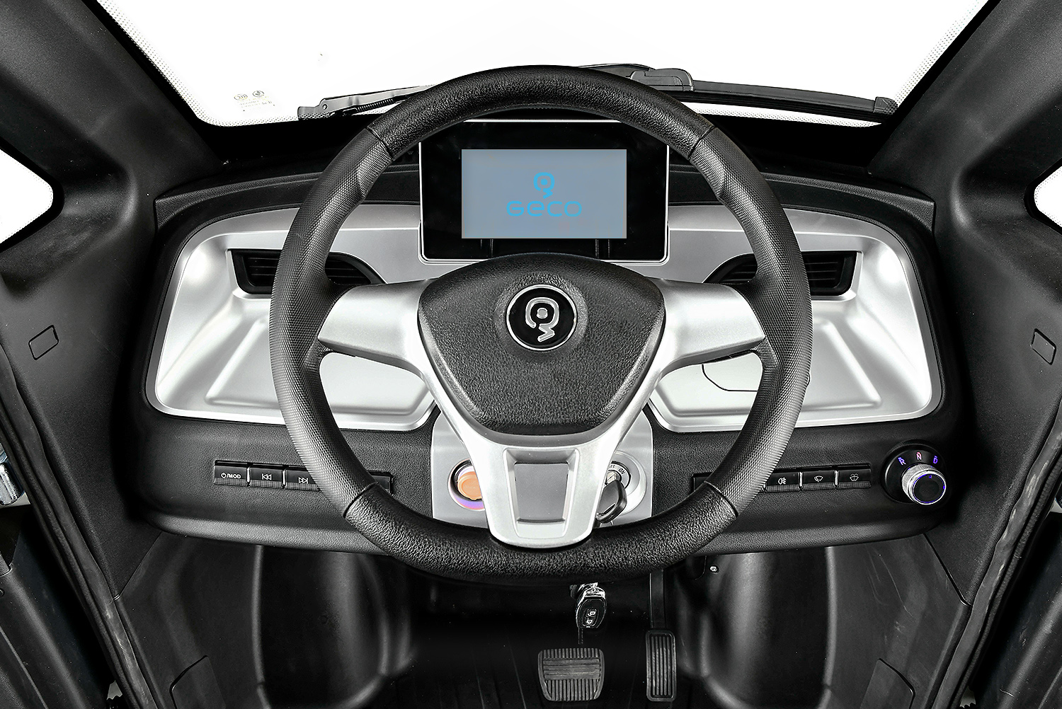Elektroauto 45 km/h GECO Buena 2 V2  - 2 Sitzer mit Glashubdach & Komfort, E-Auto, Seniorenauto 45km/h