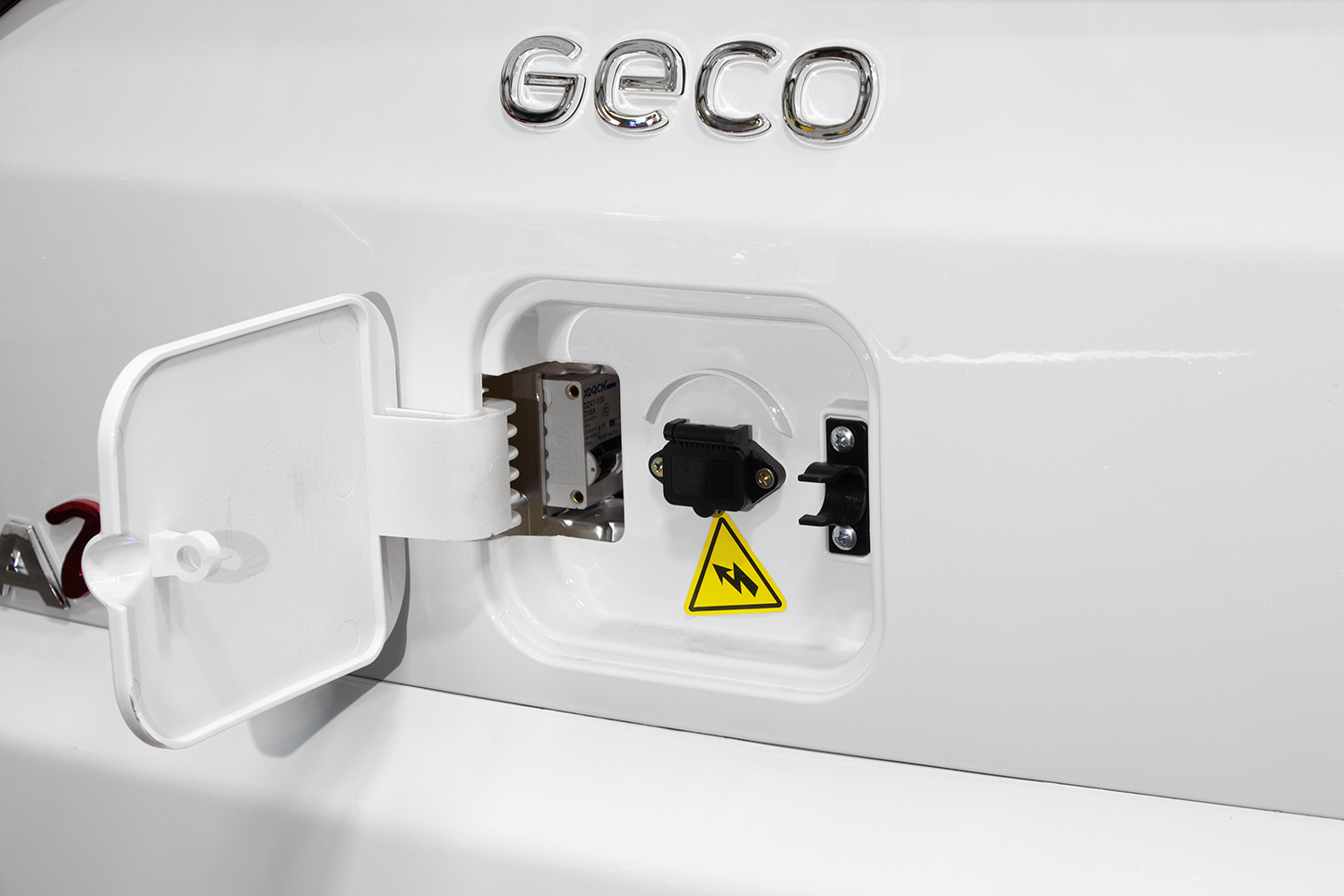 Elektroauto 45 km/h GECO Buena 2 V2  - 2 Sitzer mit Glashubdach & Komfort, E-Auto, Seniorenauto 45km/h