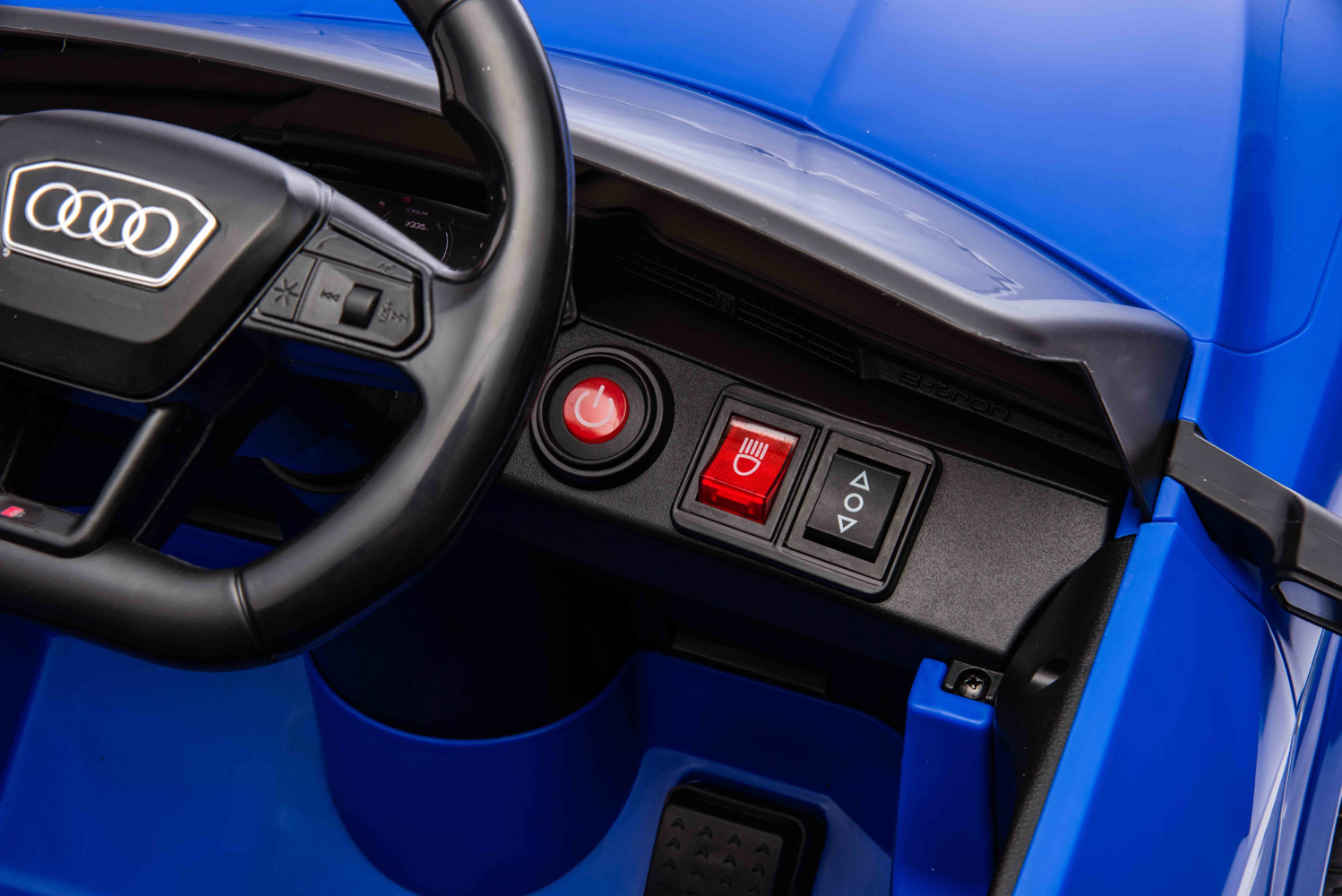Elektro Kinderfahrzeug Kinder Elektro Auto Audi RS Q8 - lizenziert, 2x 25 Watt, Elektrofahrzeug für Kinder, SUV für Kinder