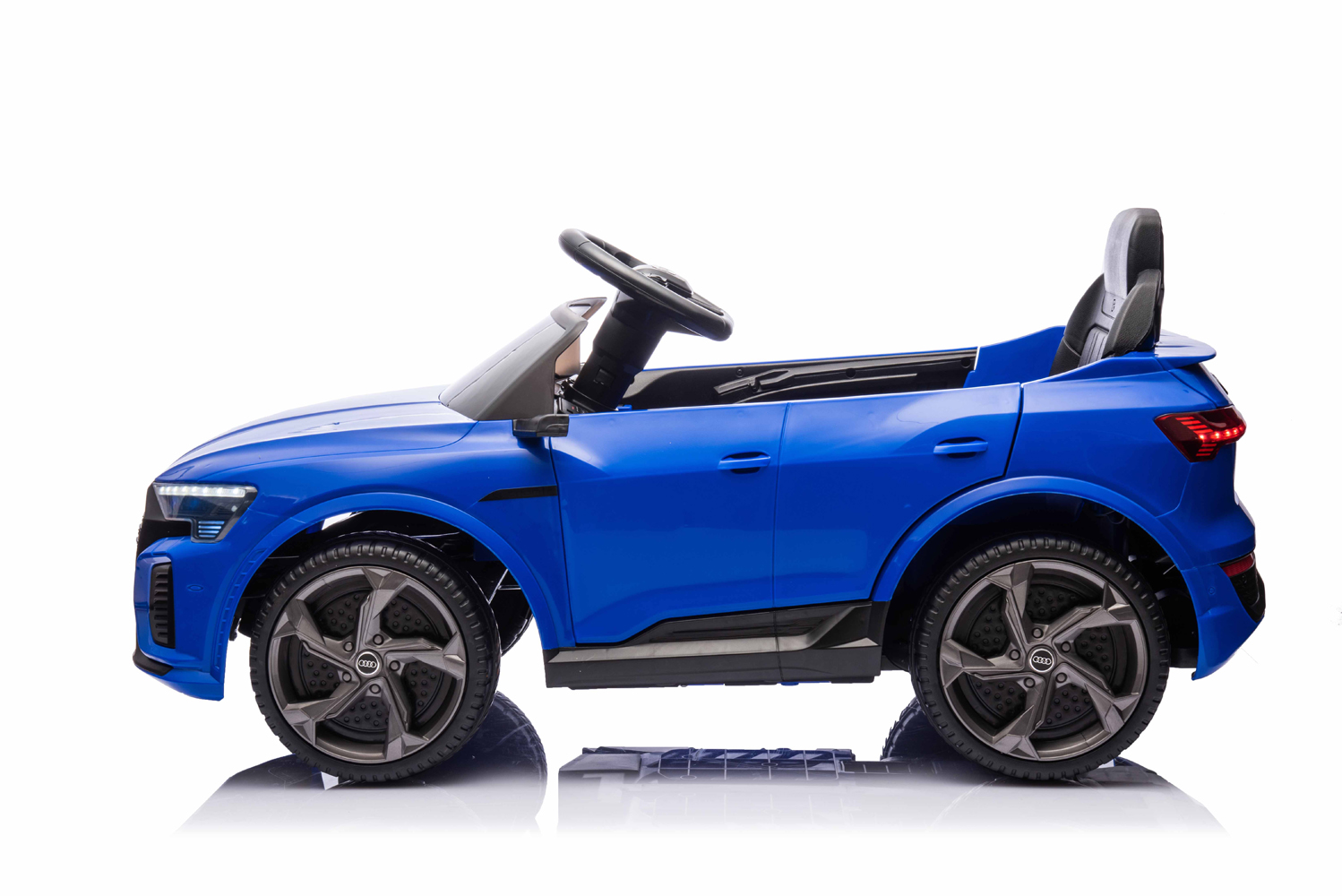 Elektro Kinderfahrzeug Kinder Elektro Auto Audi RS Q8 - lizenziert, 2x 25 Watt, Elektrofahrzeug für Kinder, SUV für Kinder