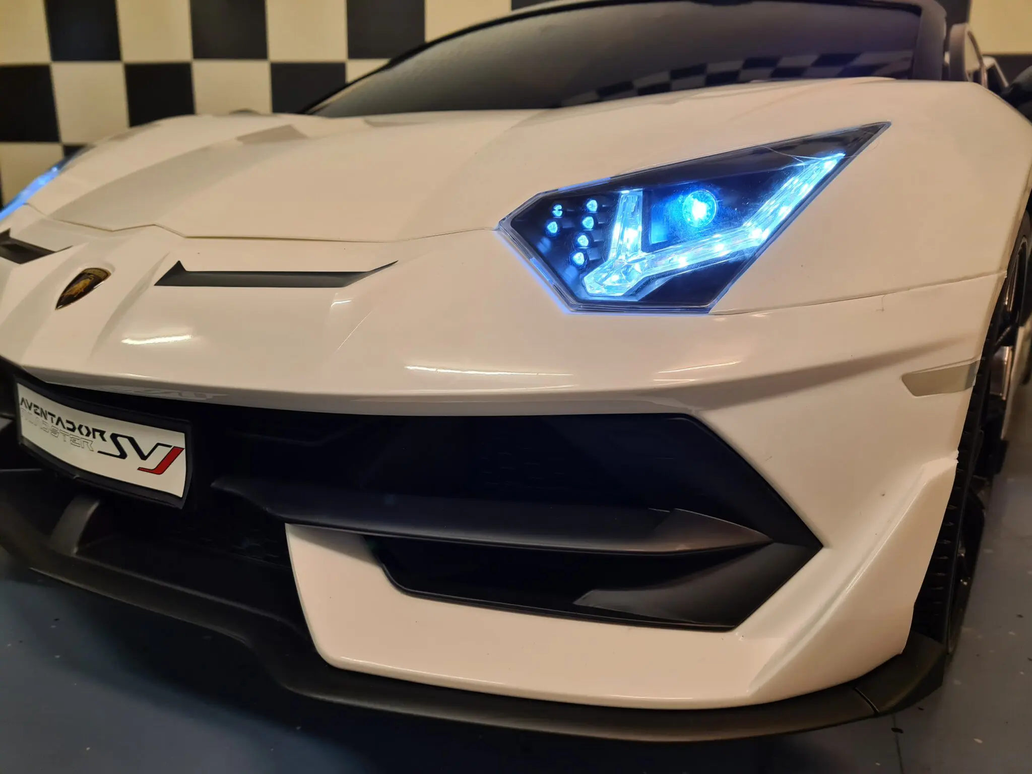Kinderelektroauto Lamborghini Aventador, 2-Sitzer mit Driftfunktion 2x200 Watt