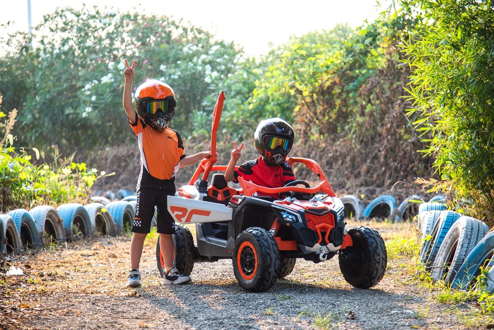 XXL Can-Am Marverick UTV, 4x200Watt - großes Elektro Kinderfahrzeug, Elektro-Buggy mit Überrollbügel