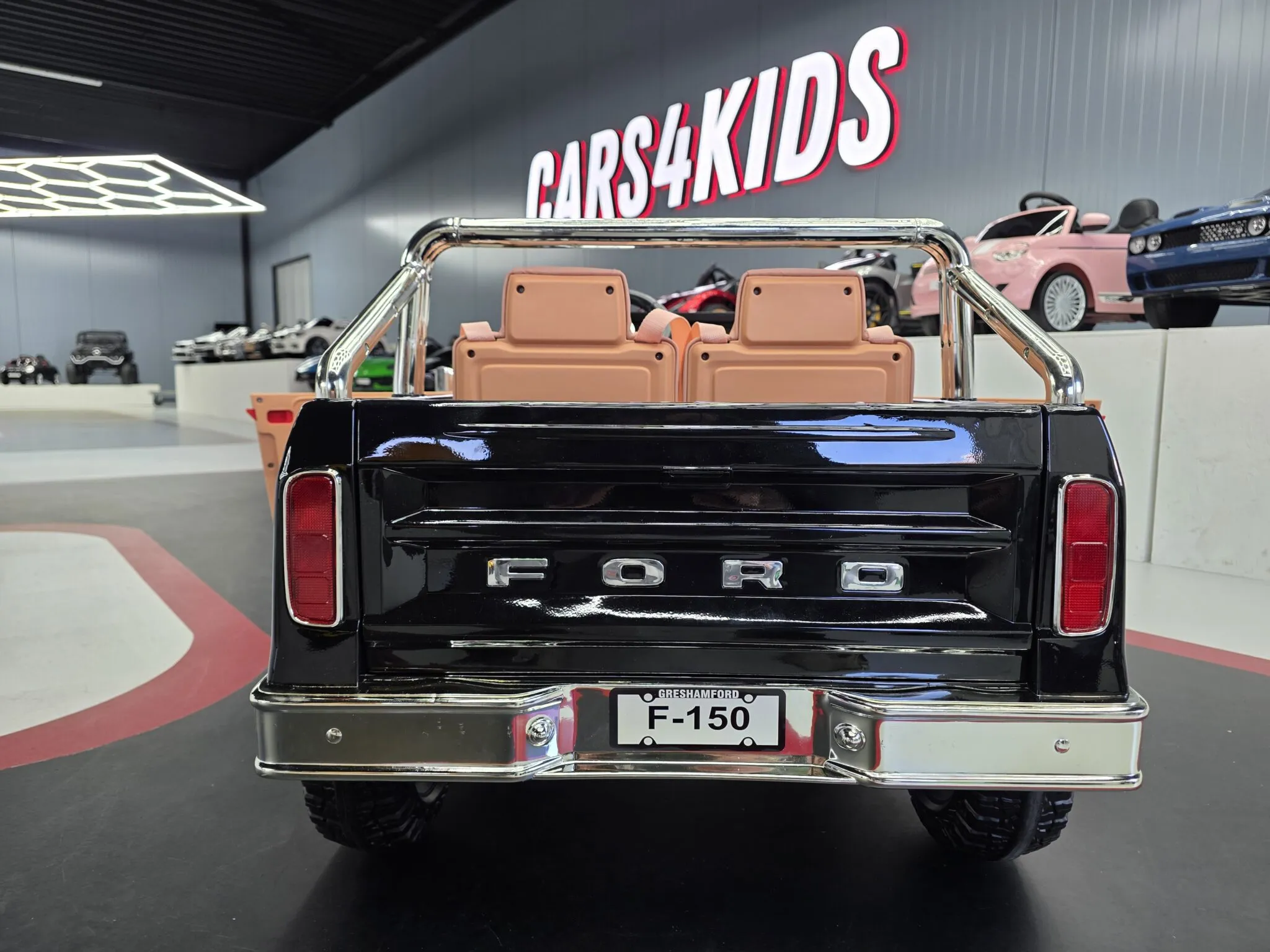 Kinder Elektrofahrzeug Oldtimer Ford F-150 als Zweisitzer und 4 x 80 Watt Allrad, Kinderrauto