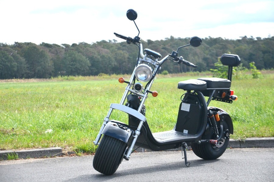 COCO Chopper Elektroroller mit 1500 Watt als 2-Sitzer
