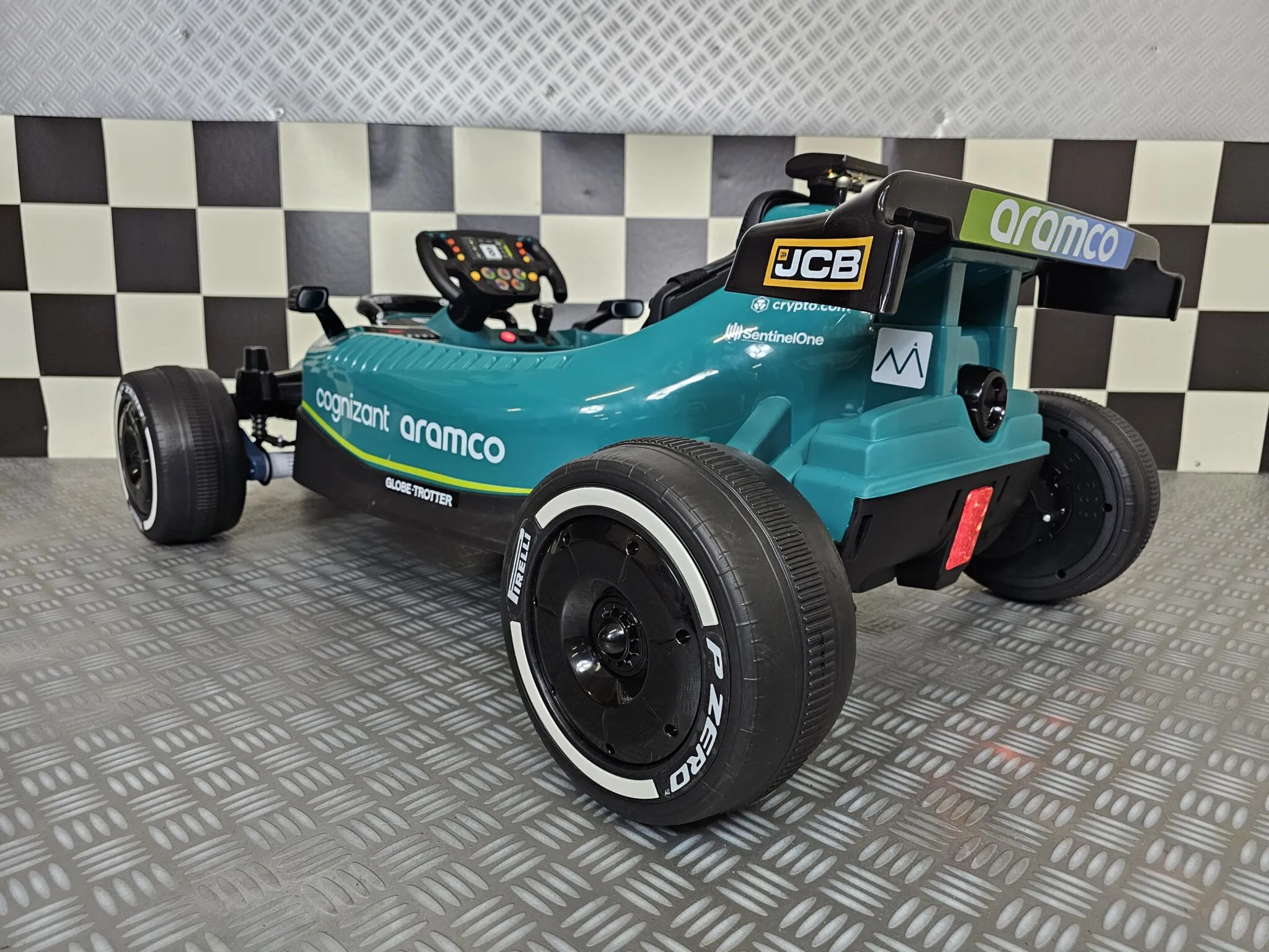 Elektrokinderfahrzeug Aston Martin, Formel 1 Elektro Kinderrennauto mit Allrad, 130 Watt
