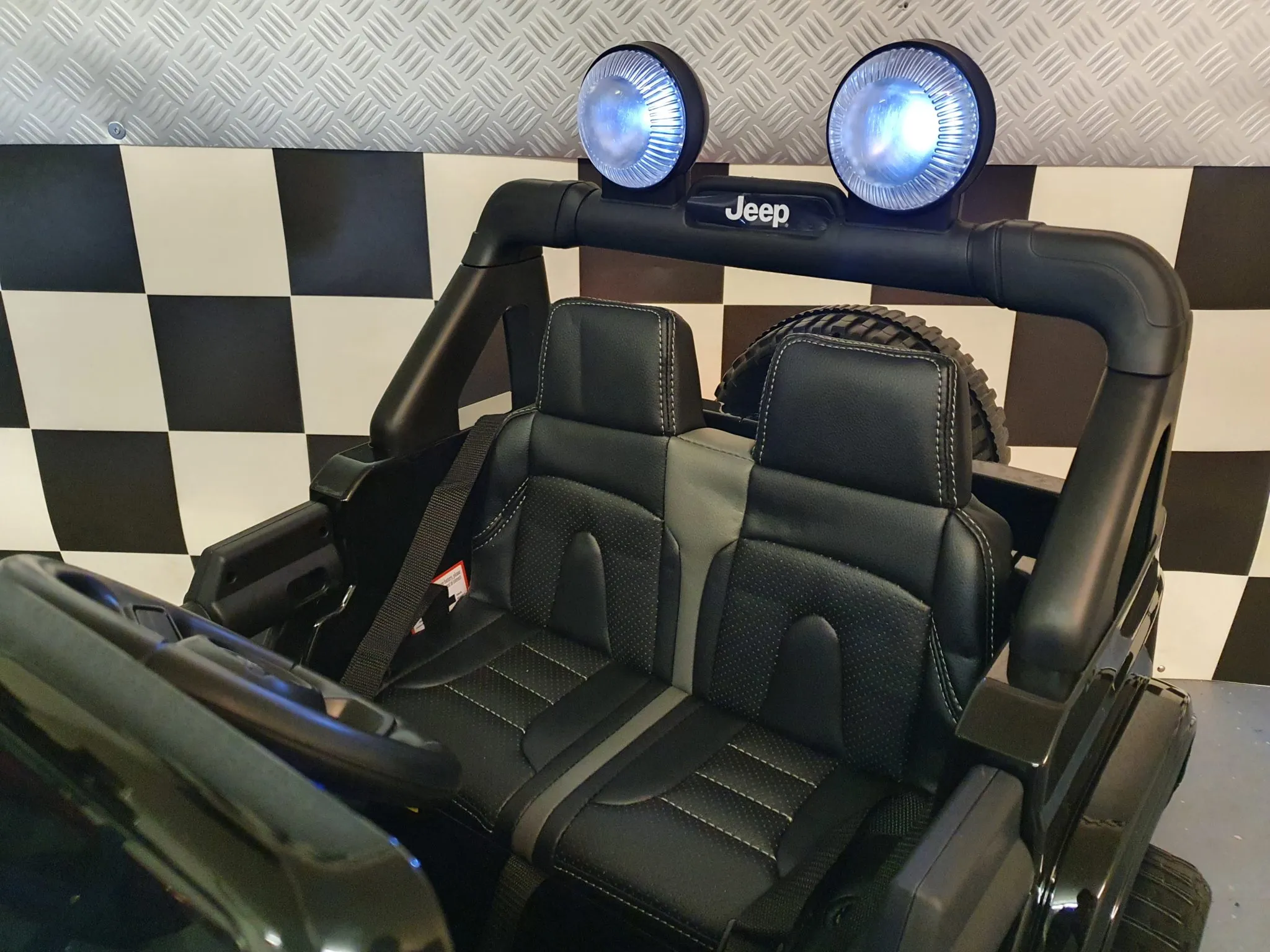 Elektro Kinderauto Jeep Wrangler Rubicon Allrad, 4x35 Watt, Elektro-Kinderfahrzeug
