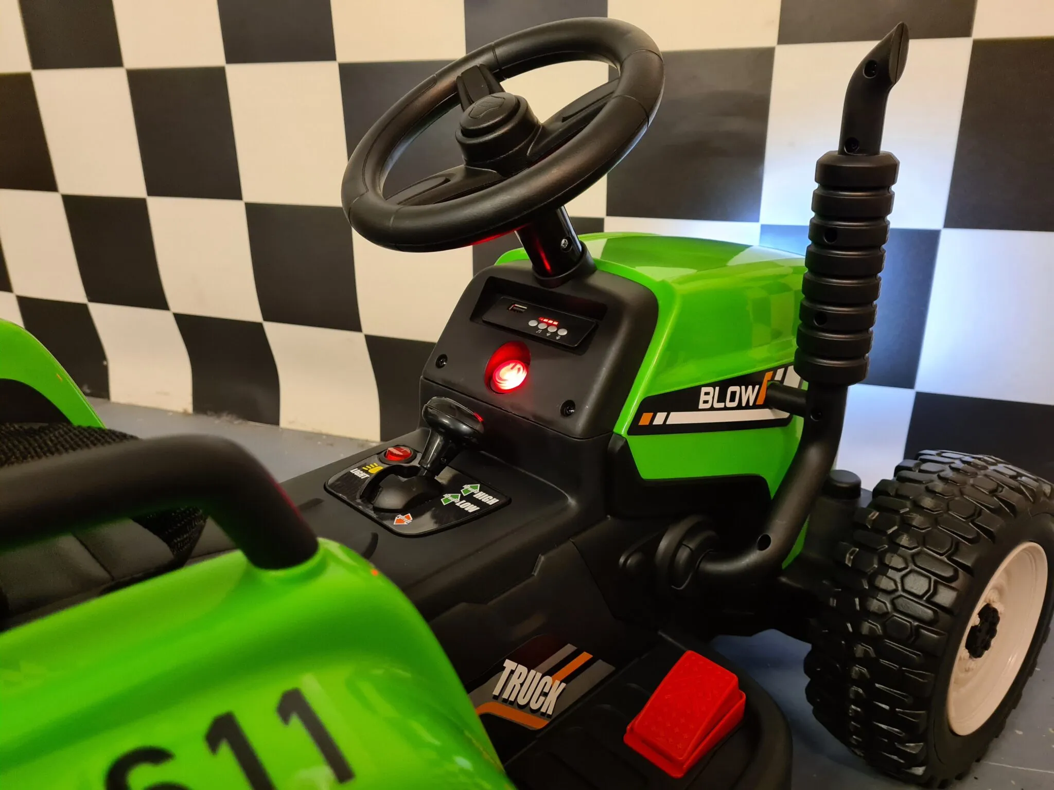 Elektro Kinderauto - Elektro Traktor mit Anhänger, Elektrotraktor für Kinder mit 2x25 Watt, Elektro Einsatzfahrzeug