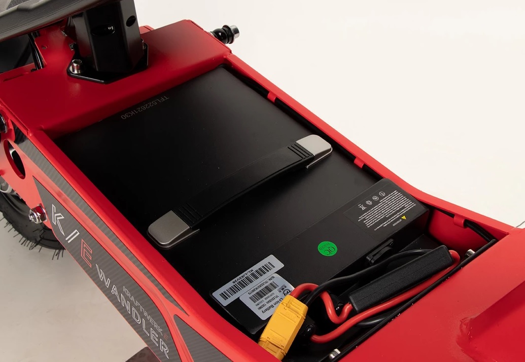 Designed in Germany! E-Scooter Wandler A/E - Elektroscooter 45 km/h, Elektroroller 2x1500 Watt Allrad