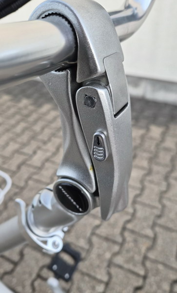 E-Bike 3 Rad Kiki, therapeutisches Elektrofahrrad mit Sitz inkl. Rückenlehne, Elektro Dreirad mit Differential, Klapprad