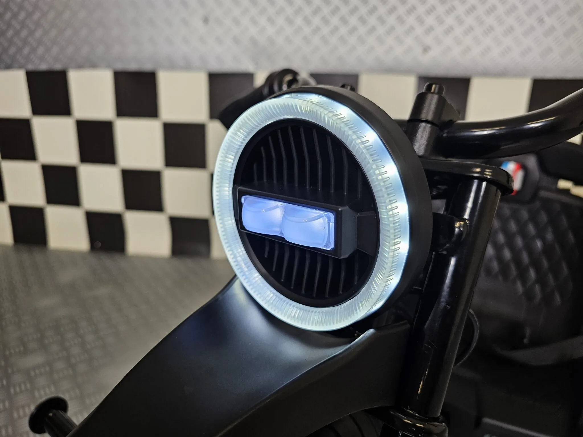 Elektrisches Kinderdreirad Chopper, 14 km/h, Kids-Trike, 3-Rad Kidsmobil, verstellbarer Sitz, Elektrotrike für Kinder