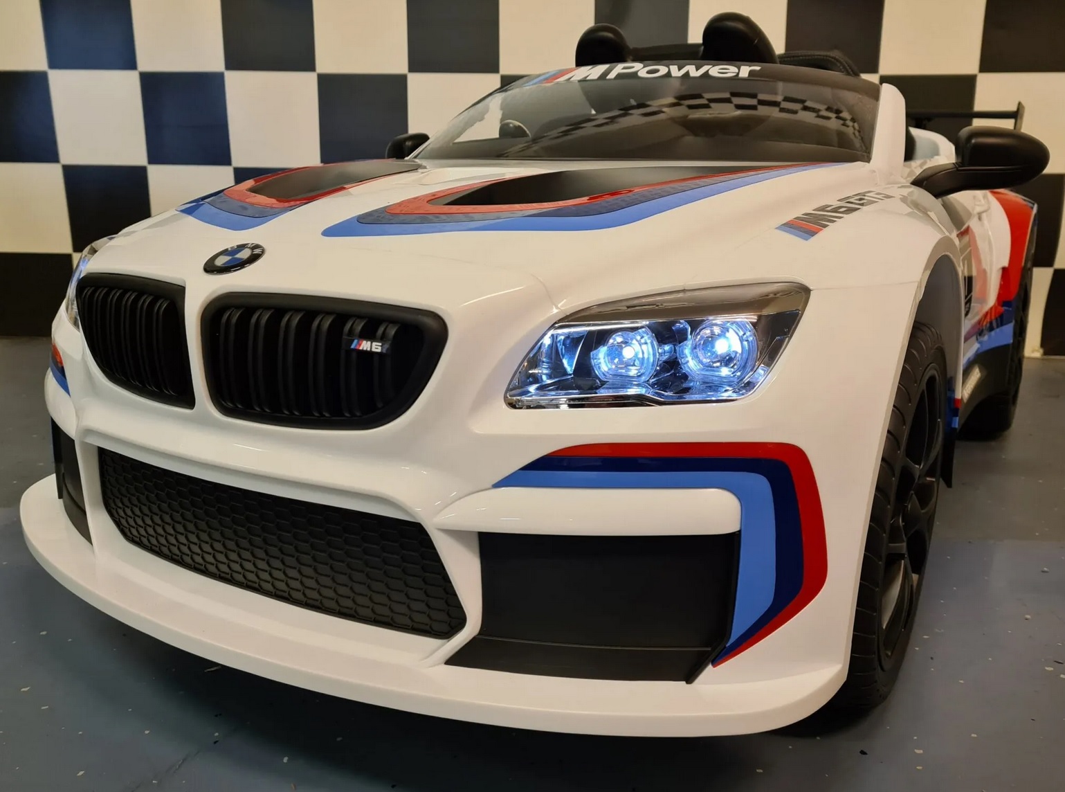 Fahrzeug für Kinder BMW M6 GT3 - Kinderauto, Elektrokinderauto, Elektroauto für Kinder ab 3 Jahren