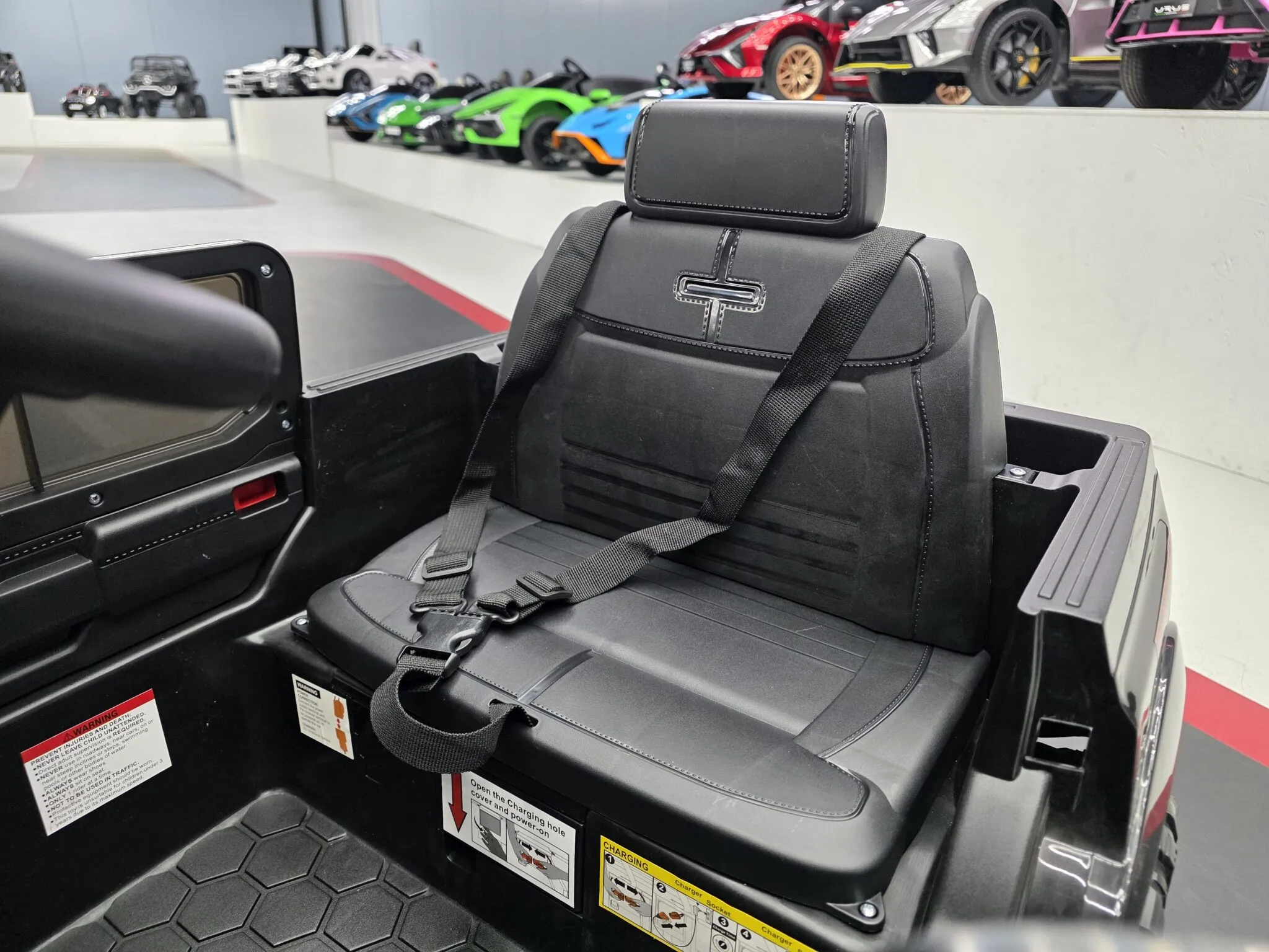 Kinder Elektrofahrzeug Pickup Ford Raptor - Einsitzer mit 2x25 Watt, Elektro Kinderauto SUV Jeep