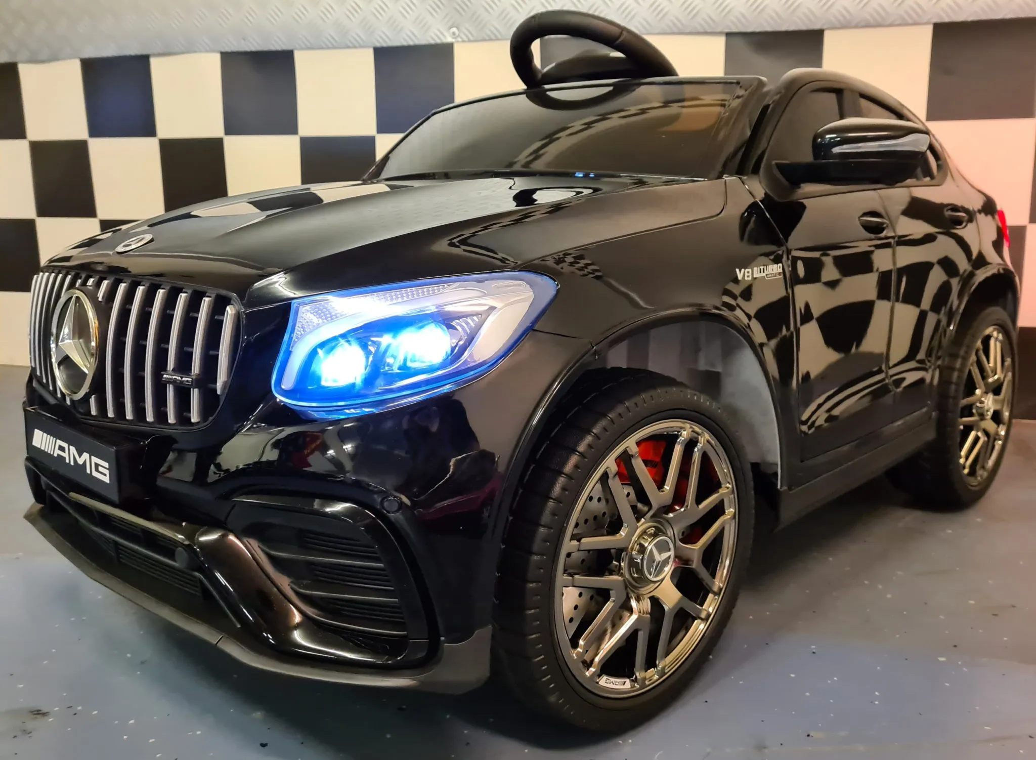 Elektro Kinderauto Mercedes Benz GLC63, Kinderfahrzeug 4x25 Watt Allrad, Elektrisches Kinderfahrzeug