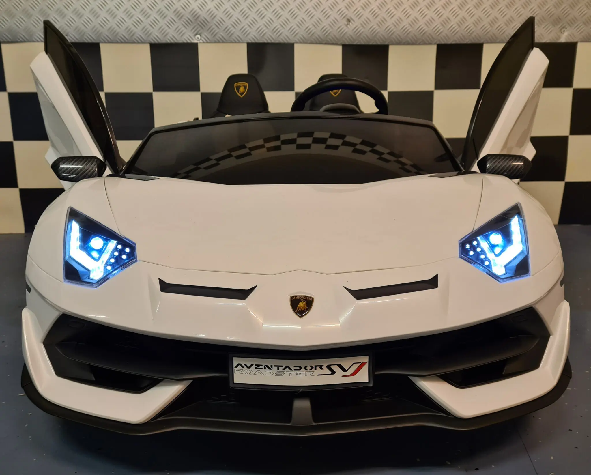 Kinderelektroauto Lamborghini Aventador, 2-Sitzer mit Driftfunktion 2x200 Watt
