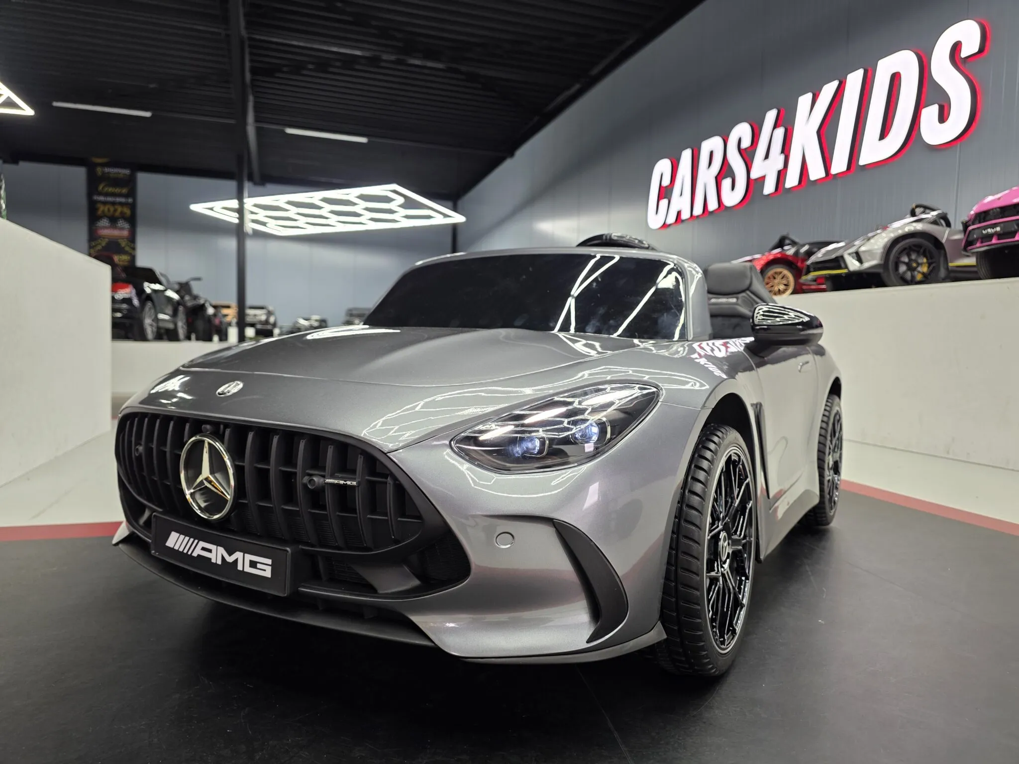 Kinderfahrzeug elektrischer Mercedes GT63 2-Sitzer, 4 x 200 Watt Allrad, Elektrokinderauto