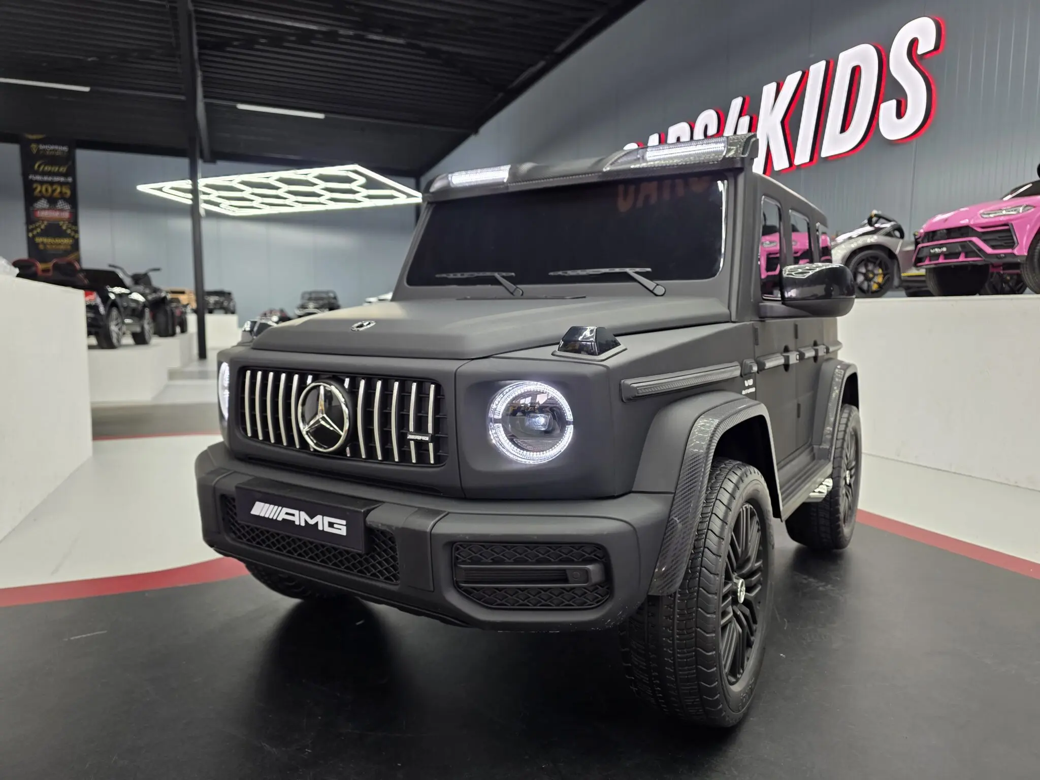Elektro Kinderauto Mercedes G63 AMG 24 - 2 Sitzer mit 4x200 Watt