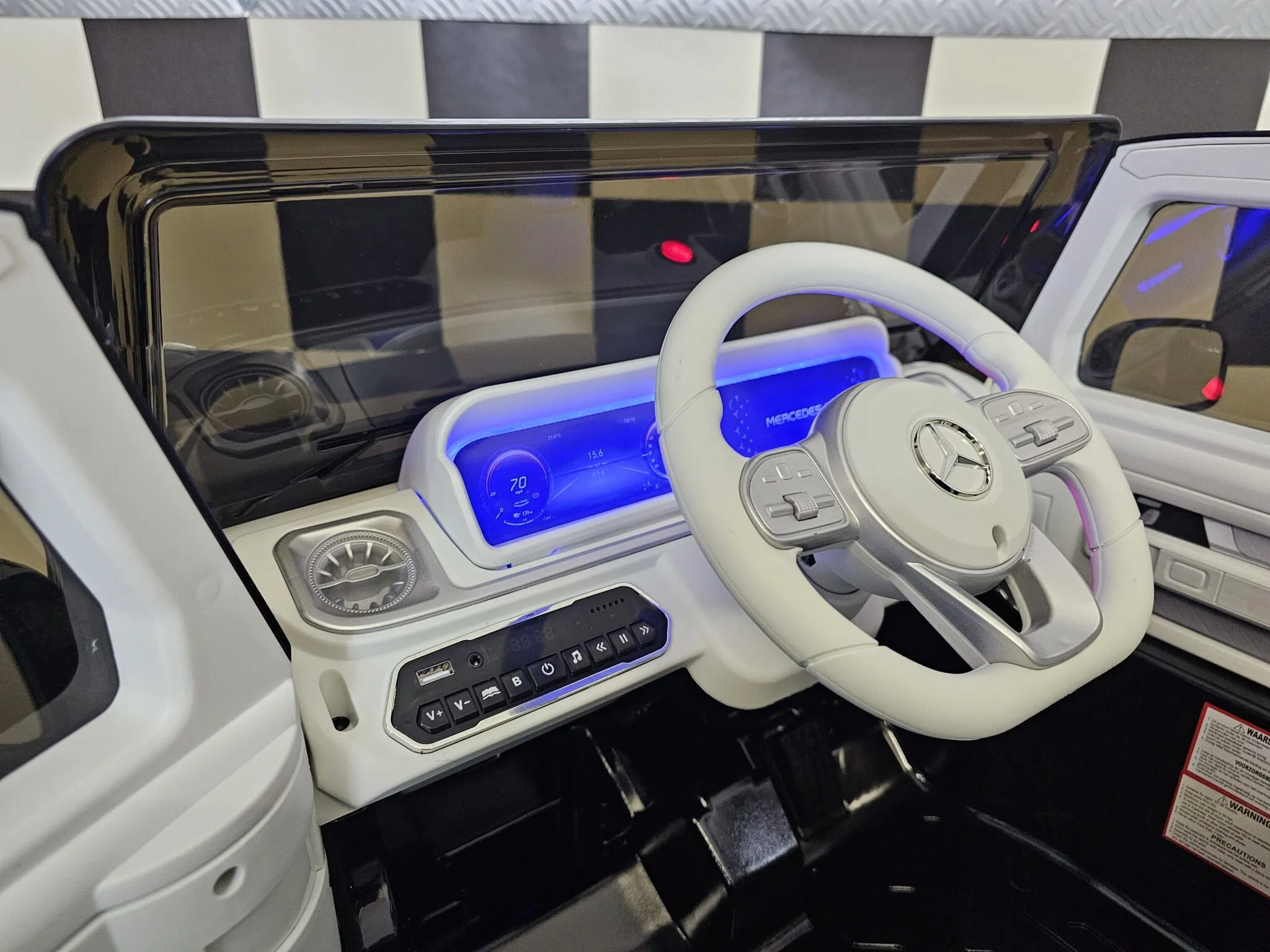 Elektro Kinderfahrzeug - Elektro Auto Mercedes EQG AMG - Allrad 4 Motoren, Elektroauto für Kinder