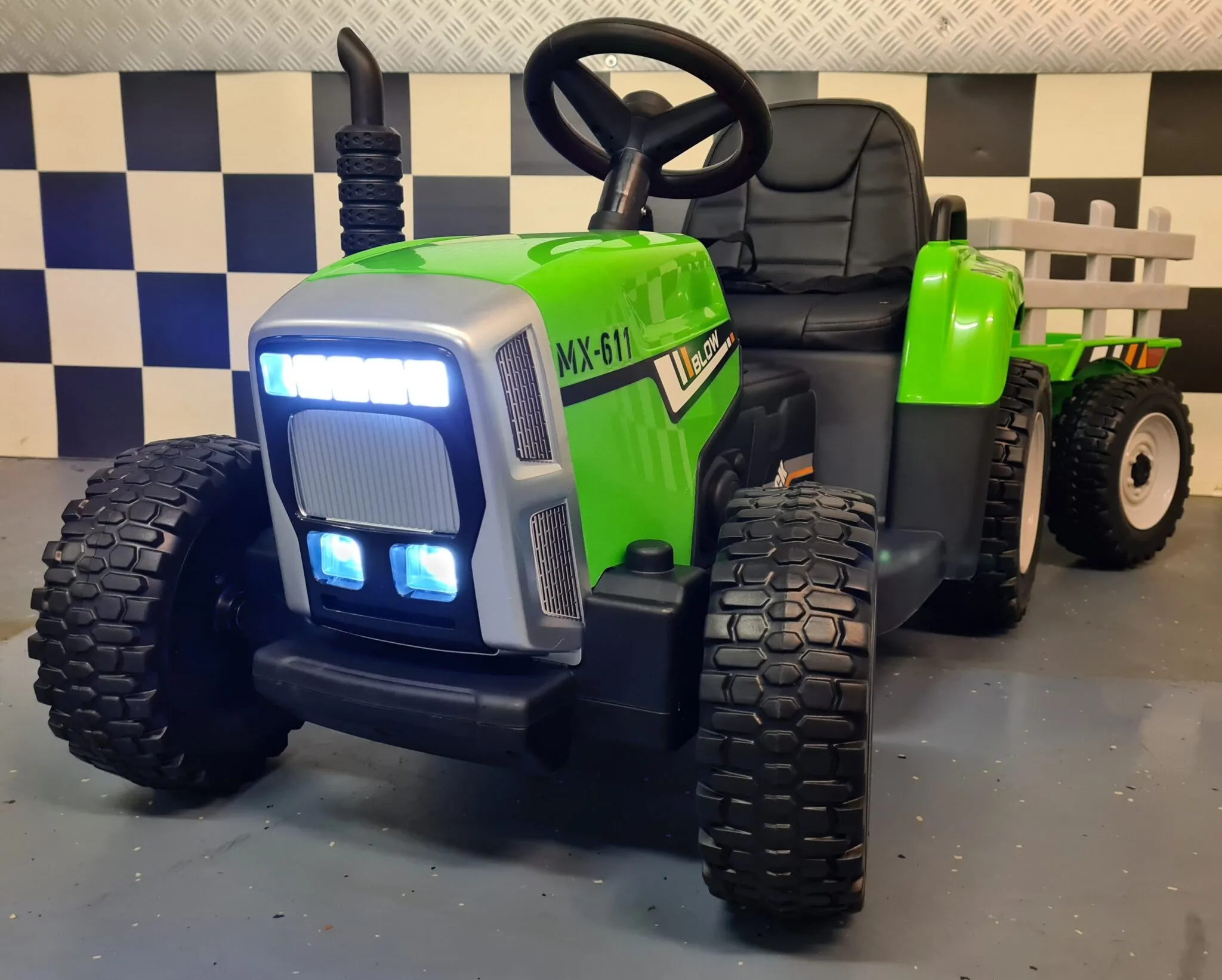 Elektro Kinderauto - Elektro Traktor mit Anhänger, Elektrotraktor für Kinder mit 2x25 Watt, Elektro Einsatzfahrzeug