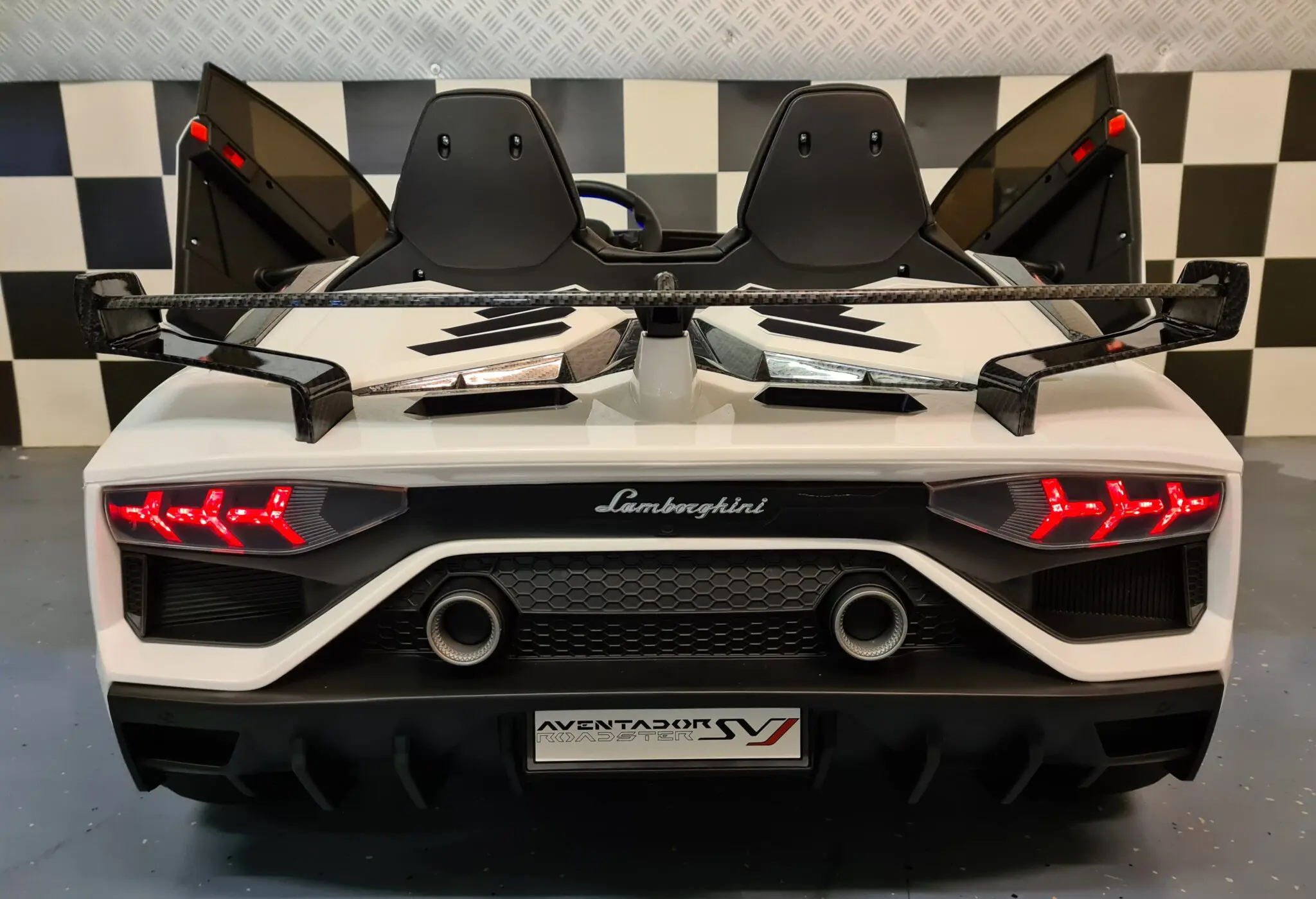 Kinderelektroauto Lamborghini Aventador, 2-Sitzer mit Driftfunktion 2x200 Watt