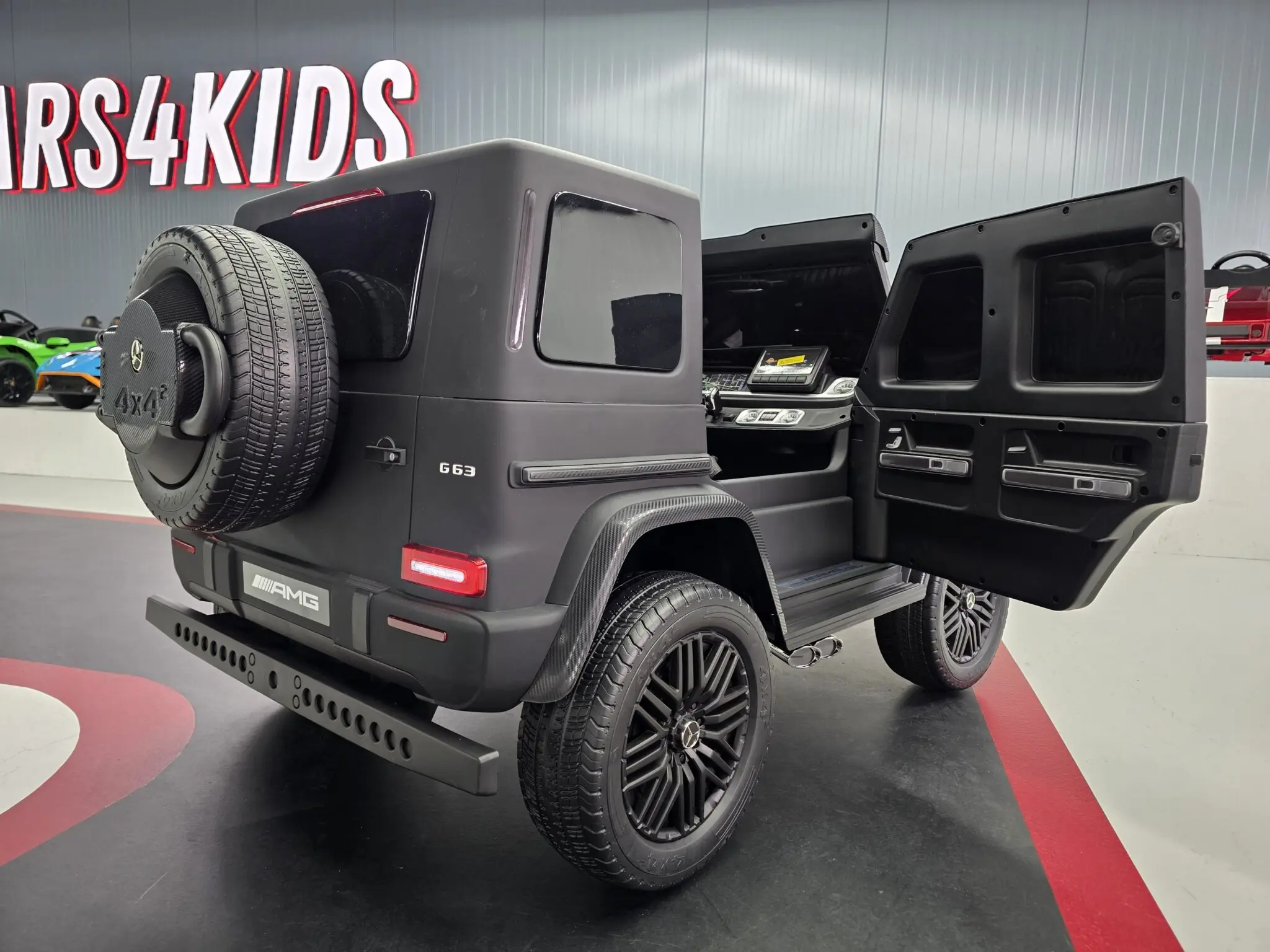 Elektro Kinderauto Mercedes G63 AMG 24 - 2 Sitzer mit 4x200 Watt