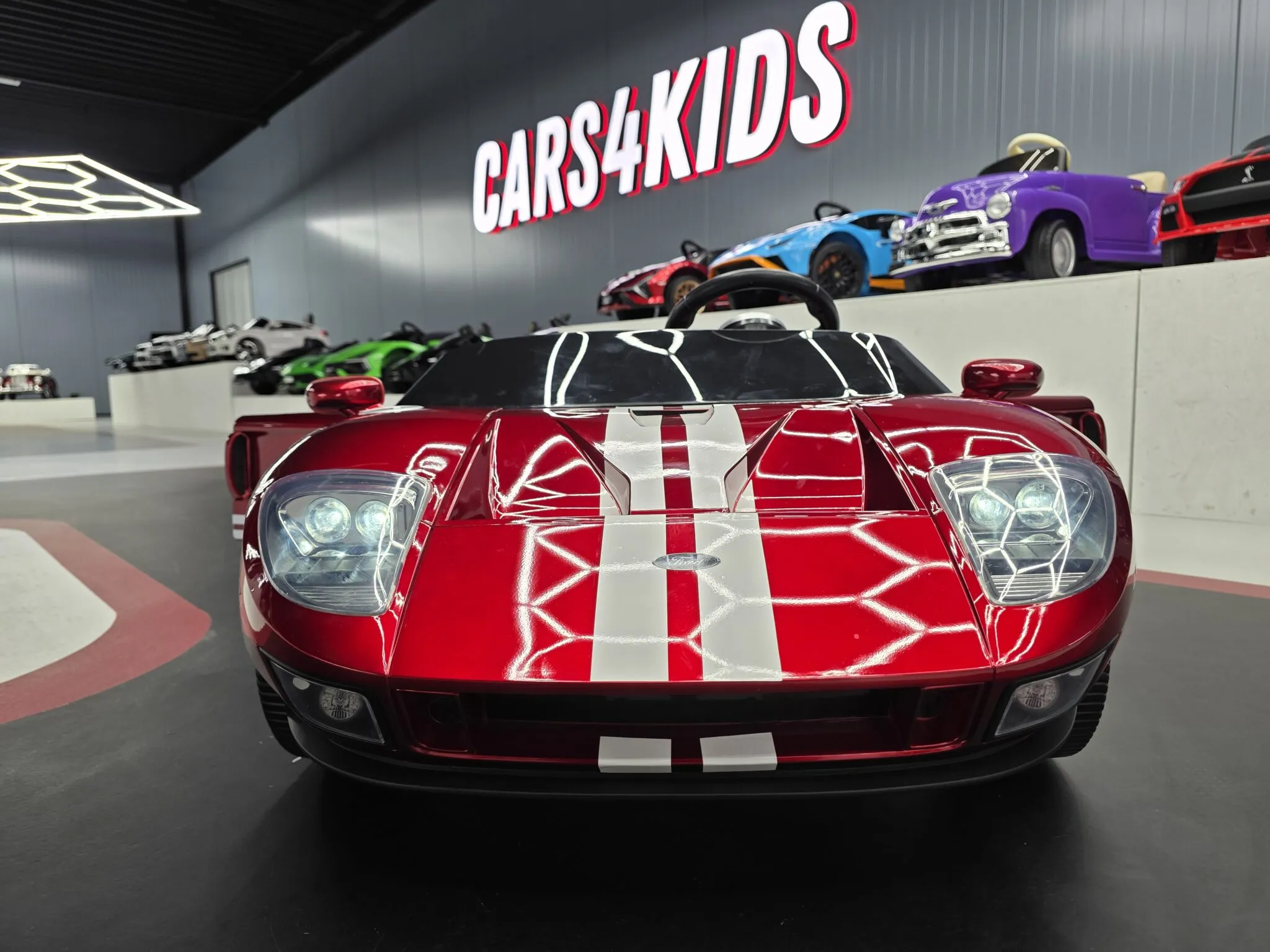 Elektro Kinderfahrzeug Ford GT 2-Sitzer - Kinderauto mit 4x80 Watt und bis zu 8 km/h