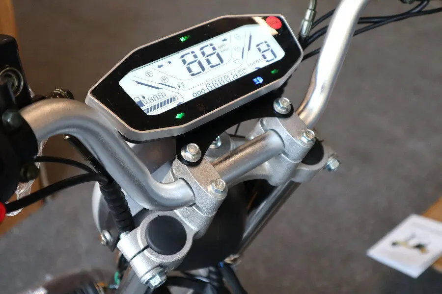 E-Trike HM3, 3 Räder Elektro-Roller, 2000 Watt, Elektro-Trike mit Straßenzulassung, Dreirad-Roller Reichweite 80 km