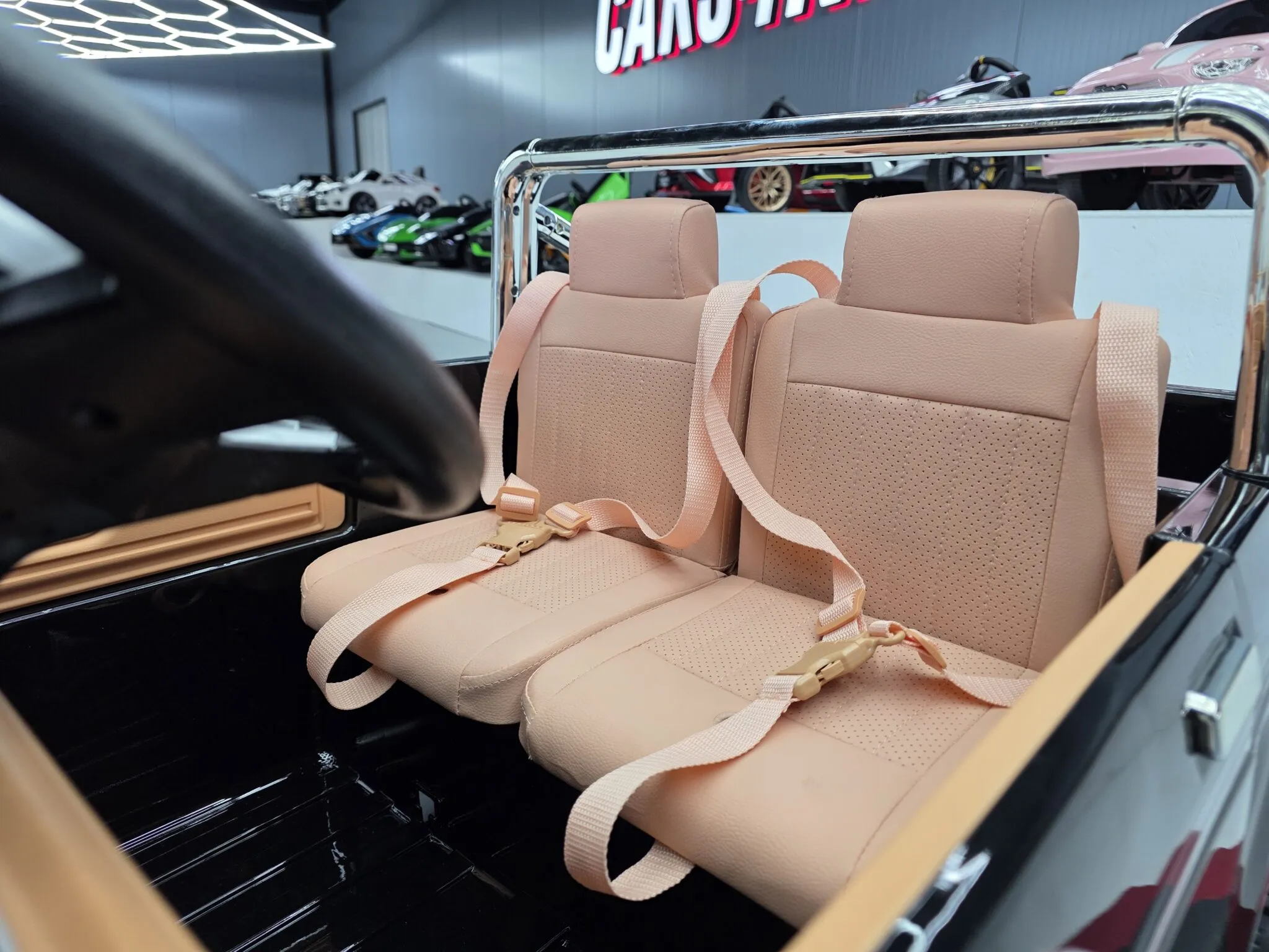 Kinder Elektrofahrzeug Oldtimer Ford F-150 als Zweisitzer und 4 x 80 Watt Allrad, Kinderrauto