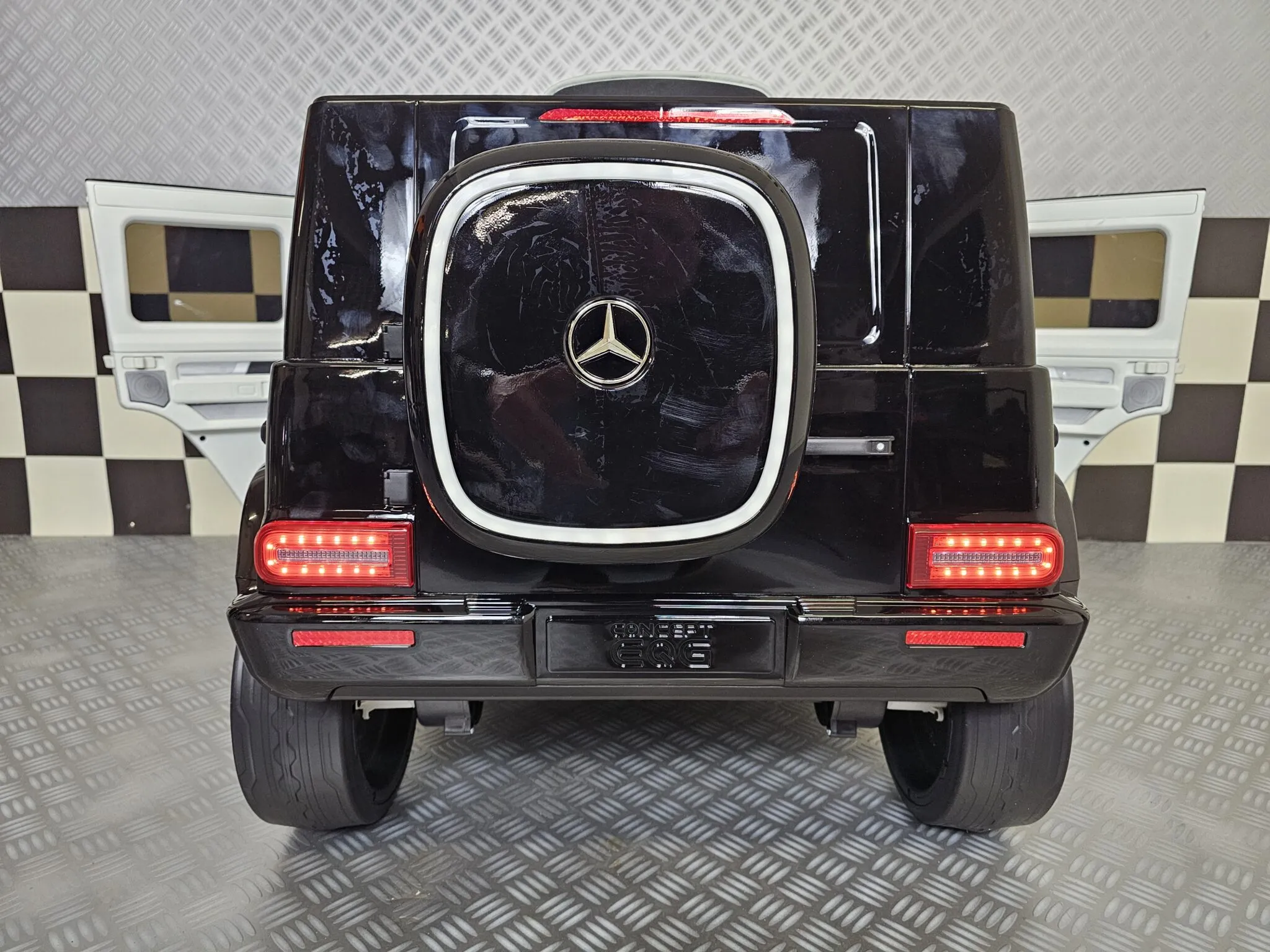 Elektro Kinderfahrzeug - Elektro Auto Mercedes EQG AMG - Allrad 4 Motoren, Elektroauto für Kinder