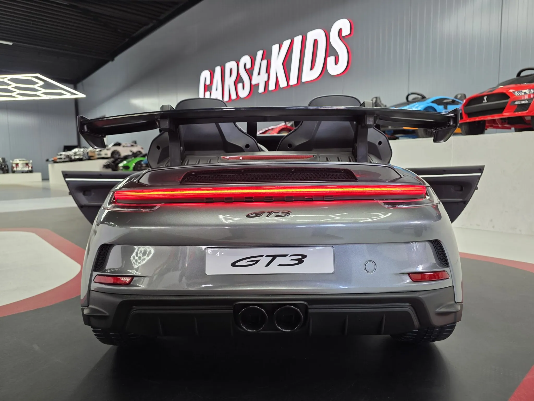 Kinderfahrzeug Porsche 911 GT3 mit MP4, 4 x 200 Watt bis 6 km/h - Kinderauto