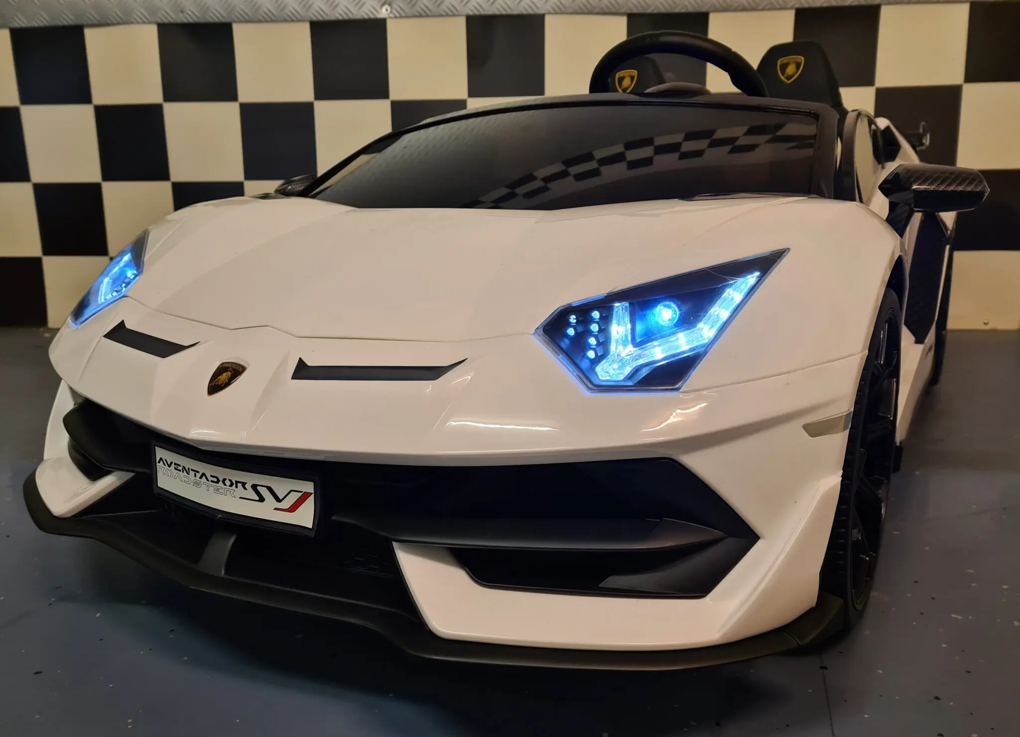 Kinderelektroauto Lamborghini Aventador, 2-Sitzer mit Driftfunktion 2x200 Watt