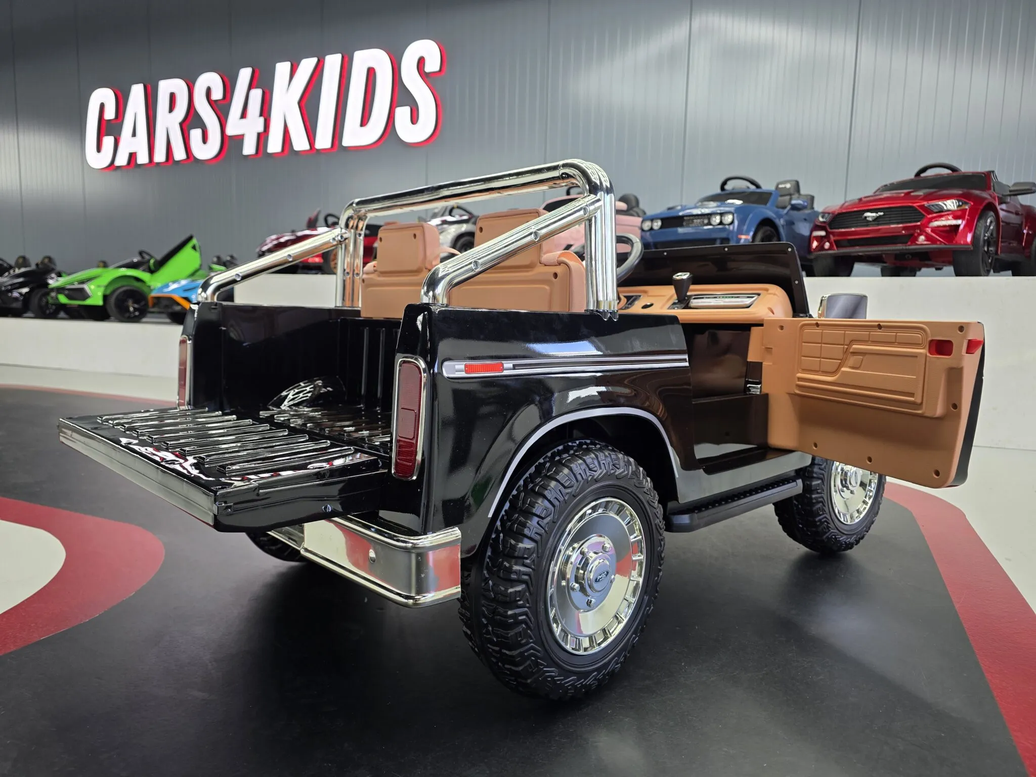 Kinder Elektrofahrzeug Oldtimer Ford F-150 als Zweisitzer und 4 x 80 Watt Allrad, Kinderrauto