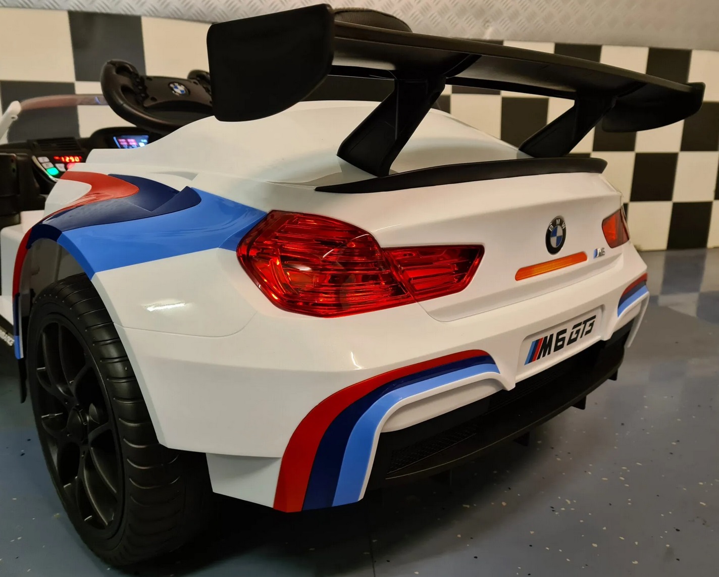 Fahrzeug für Kinder BMW M6 GT3 - Kinderauto, Elektrokinderauto, Elektroauto für Kinder ab 3 Jahren