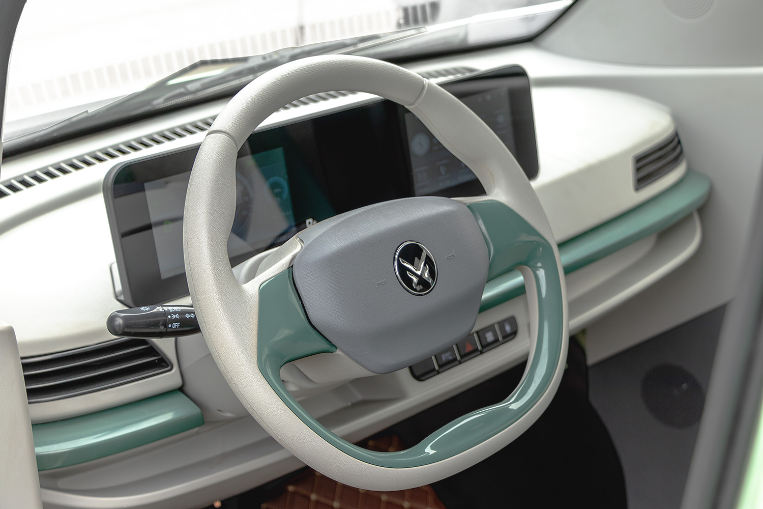 EEC Elektroauto Geco Star 6000 Watt inkl. 72V 105Ah LiFePO4 - Seniorenfahrzeug, Elektrofahrzeug bis 65 km/h