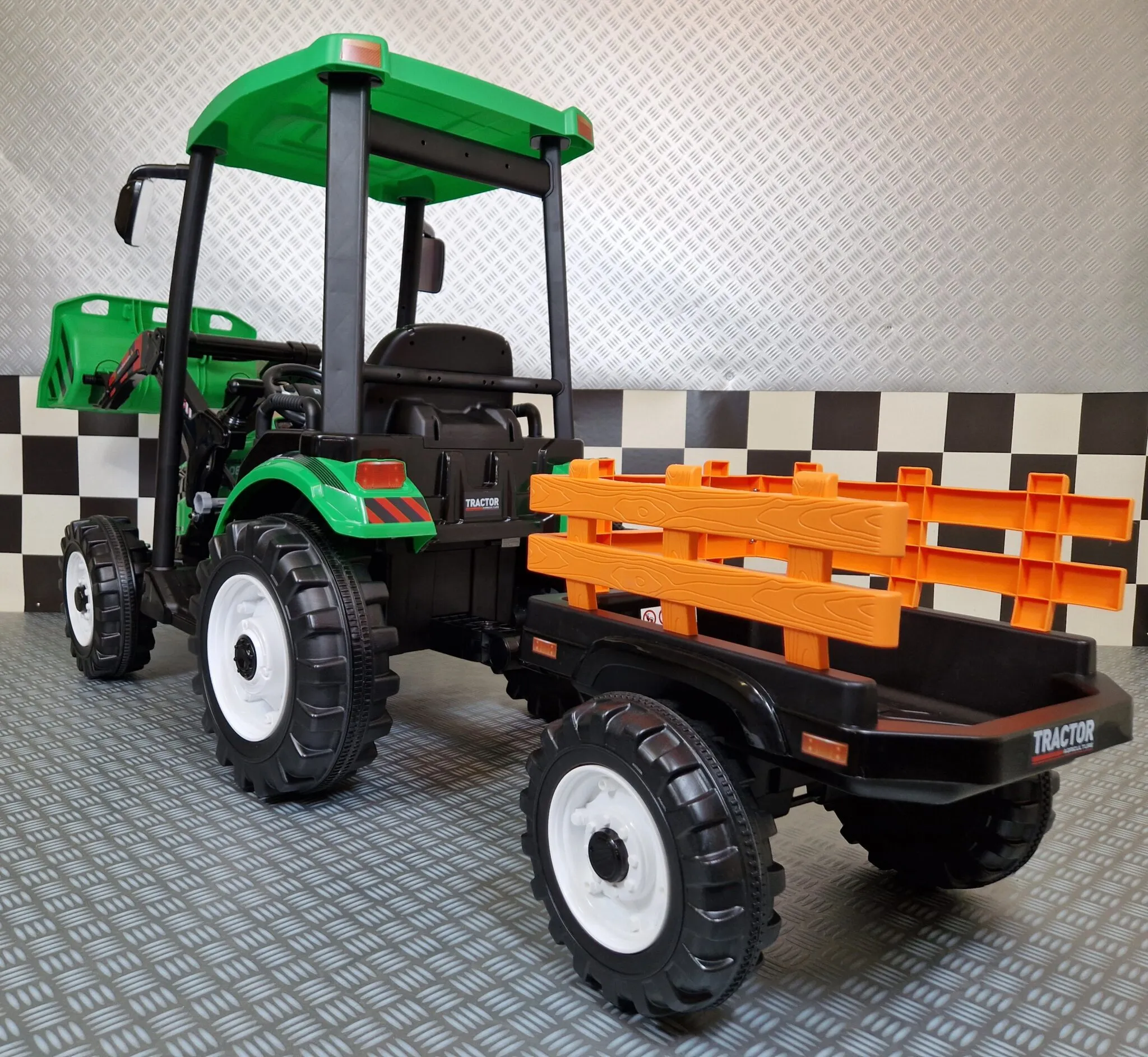 Elektro-Traktor grün mit Dach, Schaufel und Anhänger, Kindertraktor, Elektro Einsatzfahrzeug für Kinder