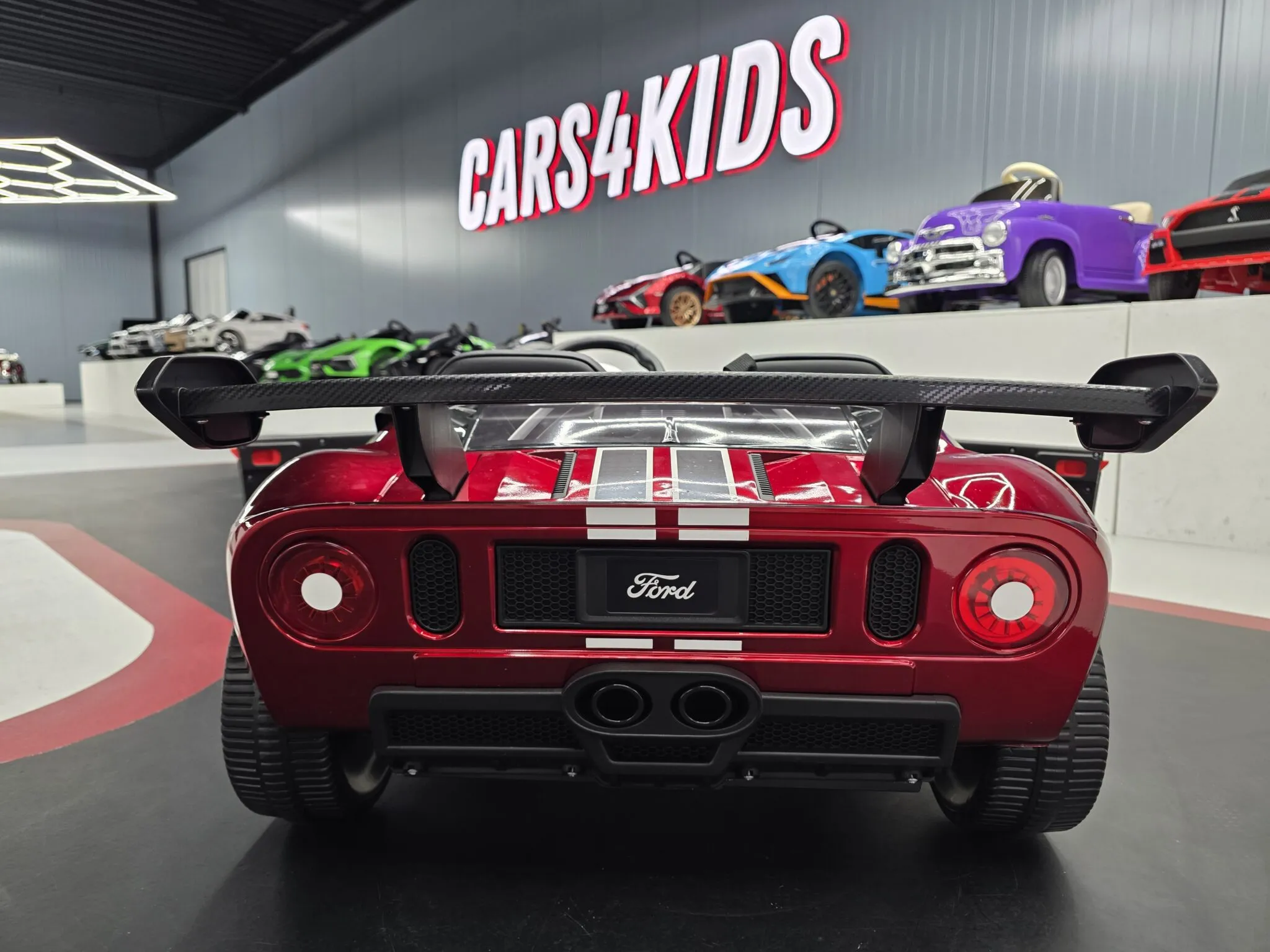 Elektro Kinderfahrzeug Ford GT 2-Sitzer - Kinderauto mit 4x80 Watt und bis zu 8 km/h