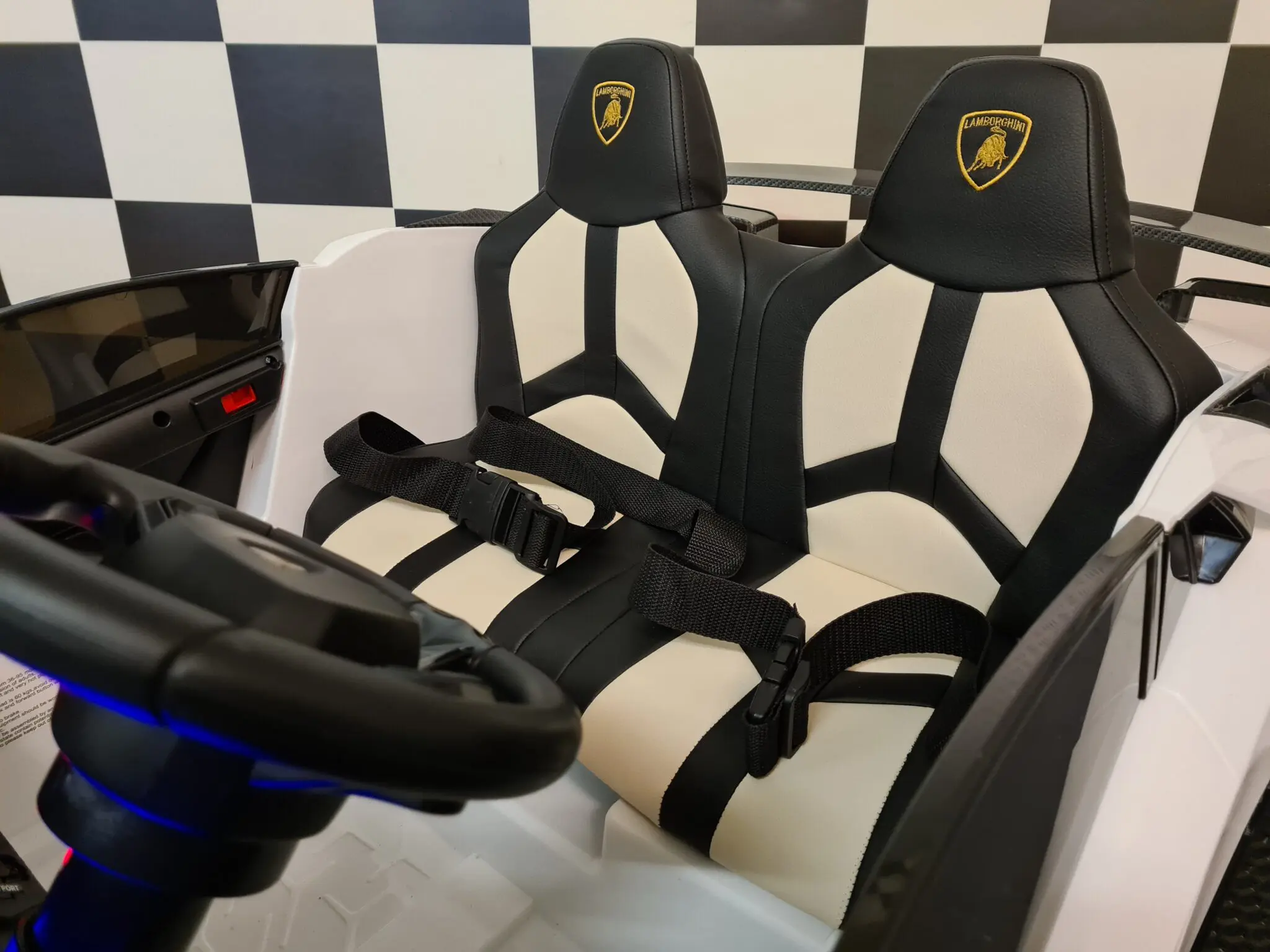 Kinderelektroauto Lamborghini Aventador, 2-Sitzer mit Driftfunktion 2x200 Watt