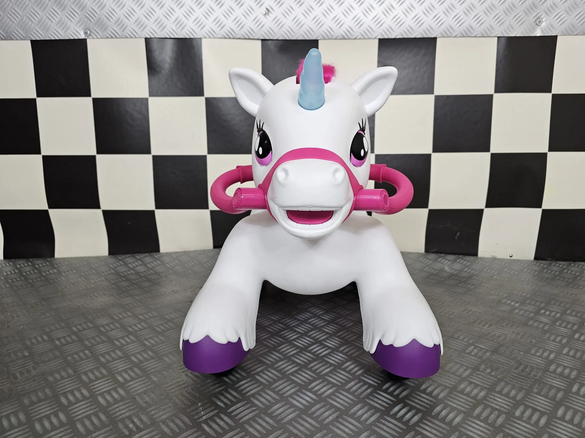 elektrisches Pony Einhorn mit leuchtendem Horn, 2x20 Watt für kleine Kinder