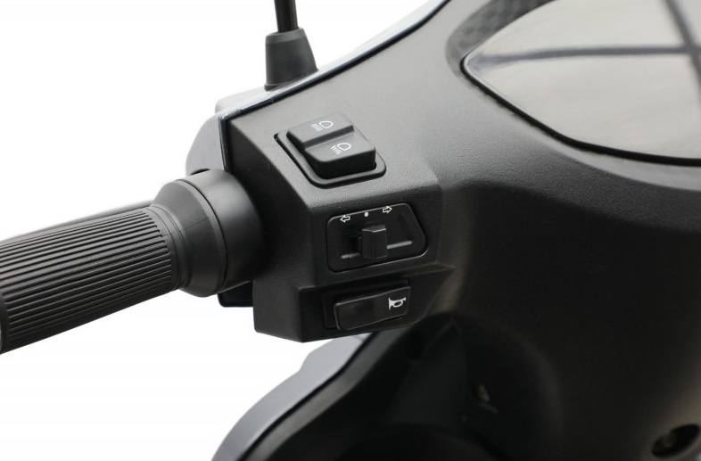 4-Rad Senioren-Roller VITA CARE 4000, vierrädriges Senioren-Quad mit 1000 Watt und 25 km/h, Elektromobil